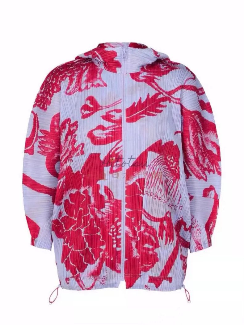 Other Issey Miyake size:5 Red courtyard taffeta cardigan coat Size L / US 10 / IT 46 - 1 Thumbnail