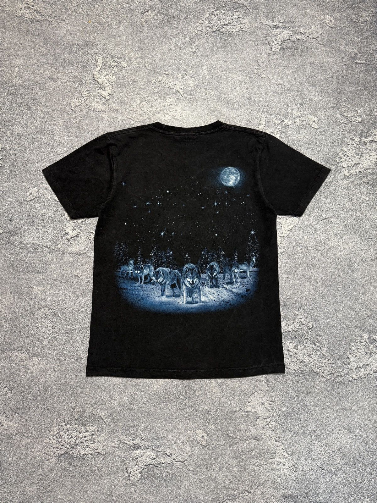 Vintage Vintage Wild Wolf Tee Shirt Size US S / EU 44-46 / 1 - 2 Thumbnail