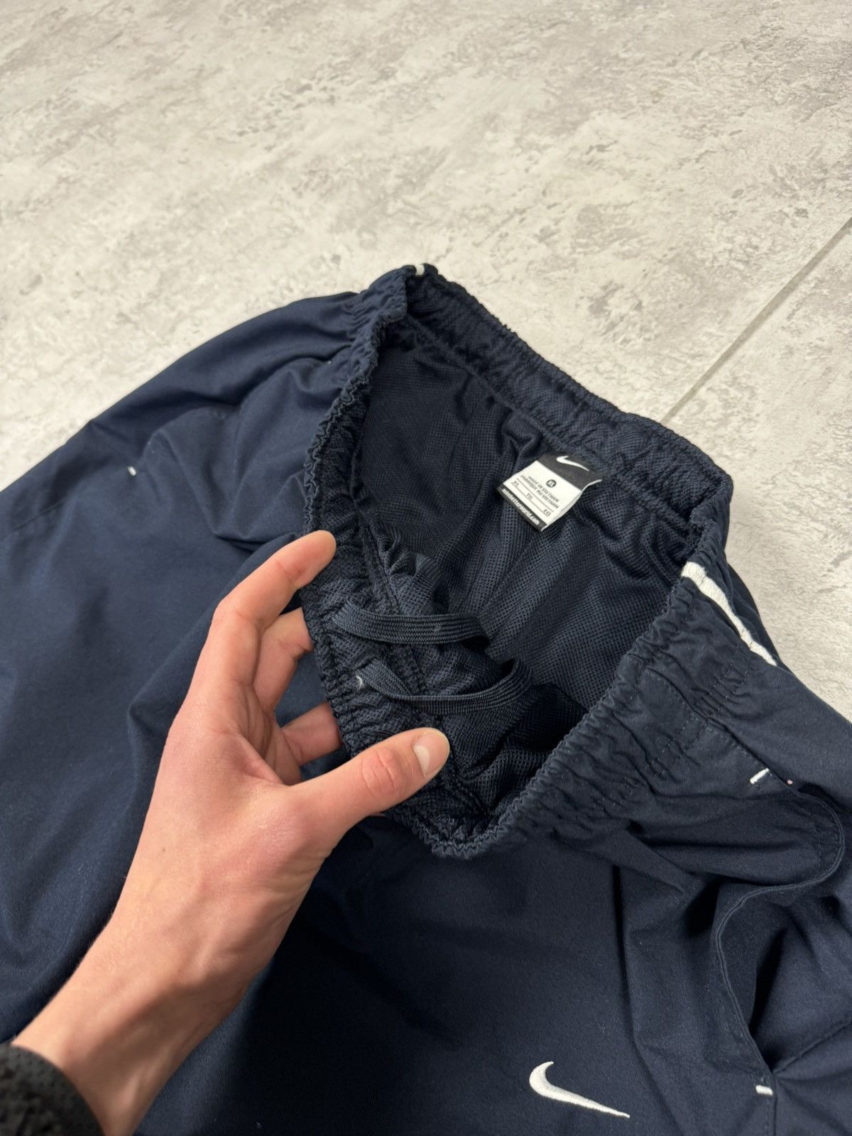 Nike Nike Vintage Navy Y2K Track Pants Joggers Swoosh Logo SizeXL Size US 36 / EU 52 - 15 Thumbnail