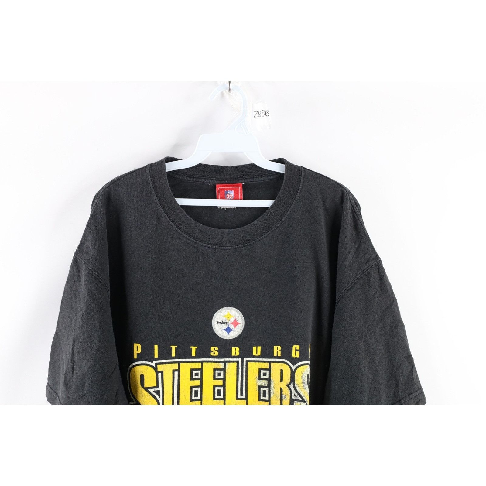 Vintage Vintage NFL Distressed Pittsburgh Steelers Football T-Shirt Size US XL / EU 56 / 4 - 2 Thumbnail