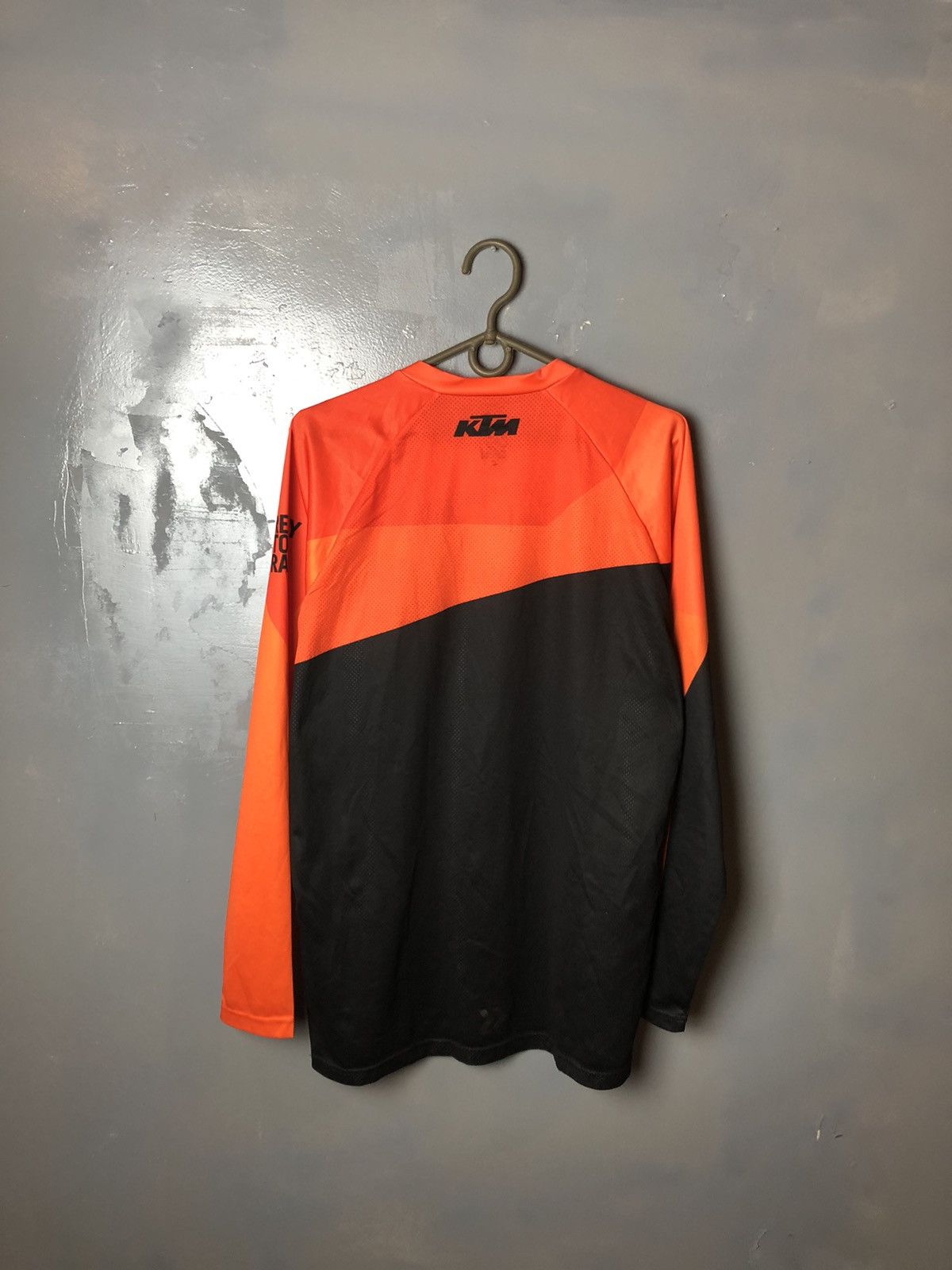 Vintage Men’s race longsleeve size M Size US L / EU 52-54 / 3 - 7 Thumbnail