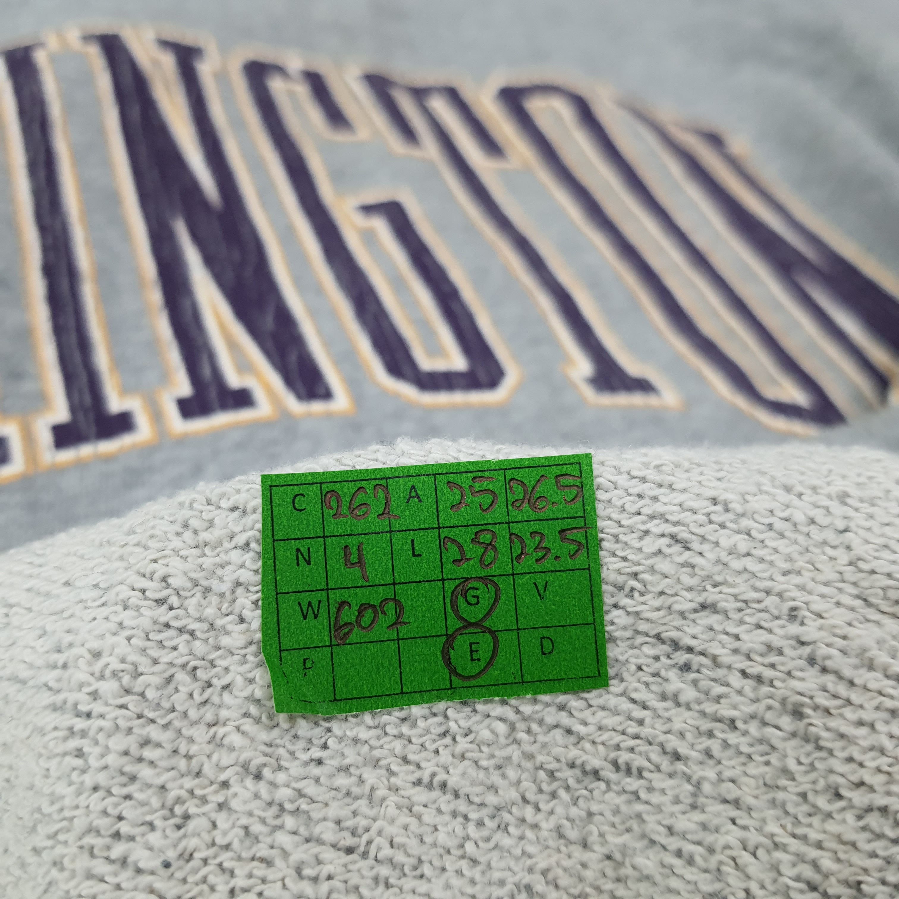Vintage Vintage Washington Huskies Football Team Sweatshirt C262N4 Size US XL / EU 56 / 4 - 7 Thumbnail