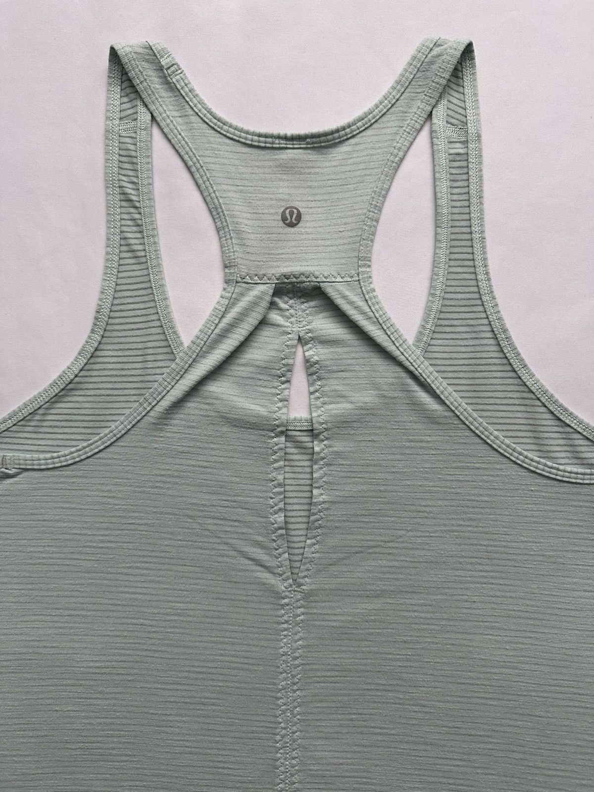 Other Lululemon Women’s Athletic Workout Tank Top Size M / US 6-8 / IT 42-44 - 4 Thumbnail