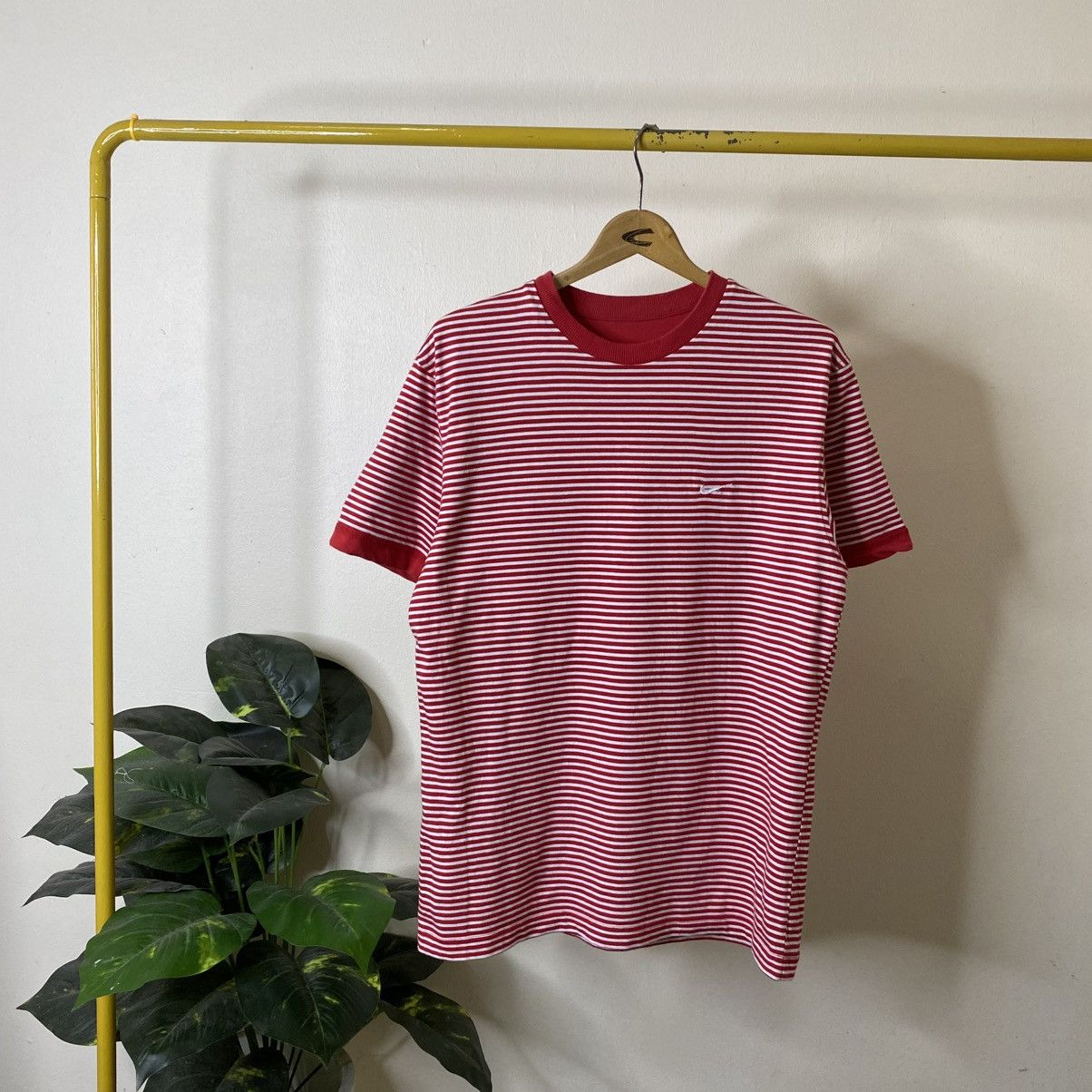 Nike Vintage Y2K Nike Small Swoosh Reversible T Shirt Size US M / EU 48-50 / 2 - 3 Thumbnail