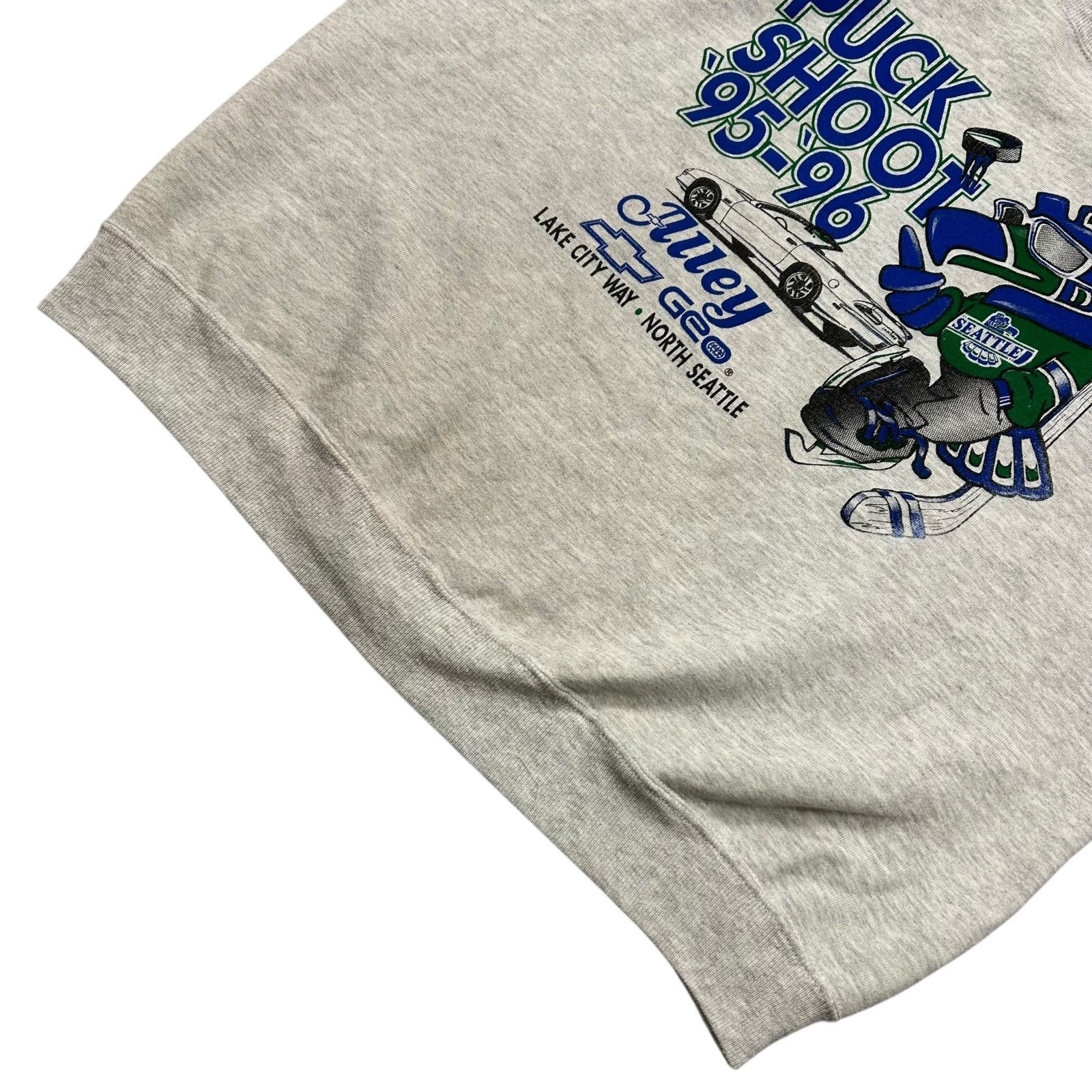 Vintage 90s WHL SEATTLE THUNDERBIRDS JERZEES PUCK SHOOT SWEATSHIRT Size US XL / EU 56 / 4 - 8 Thumbnail