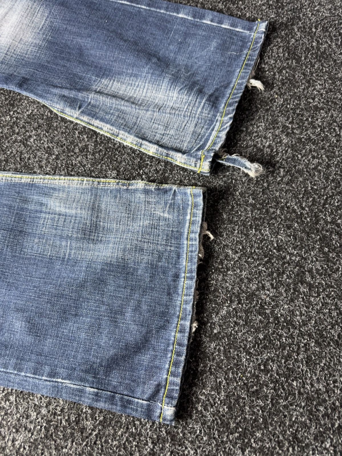 Japanese Brand Vintage Retro Y2K Sk8 Flared Distressed Denim pants Size US 33 - 4 Thumbnail