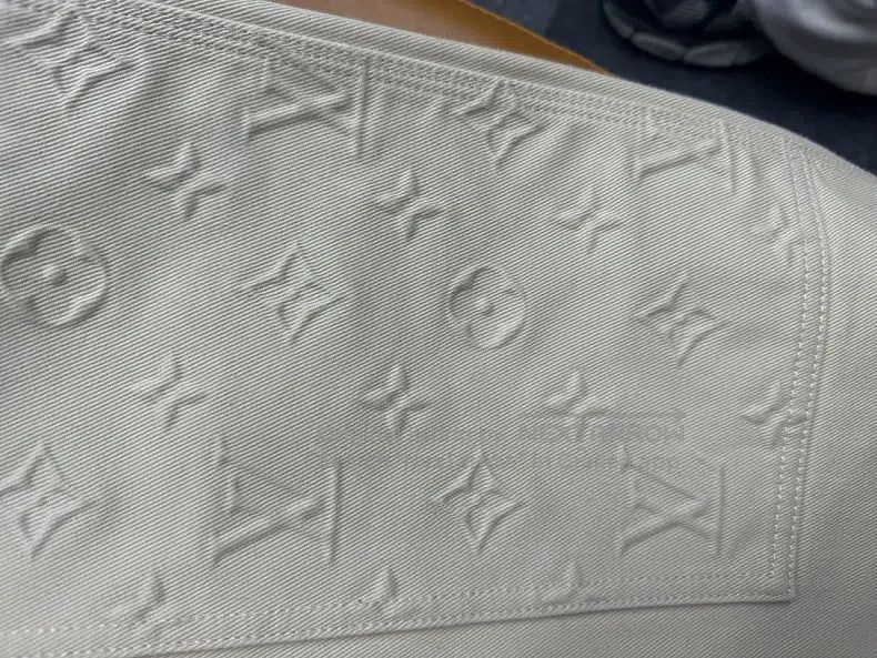 Louis Vuitton Louis Vuitton Full logo timber pants Size US 29 - 8 Thumbnail