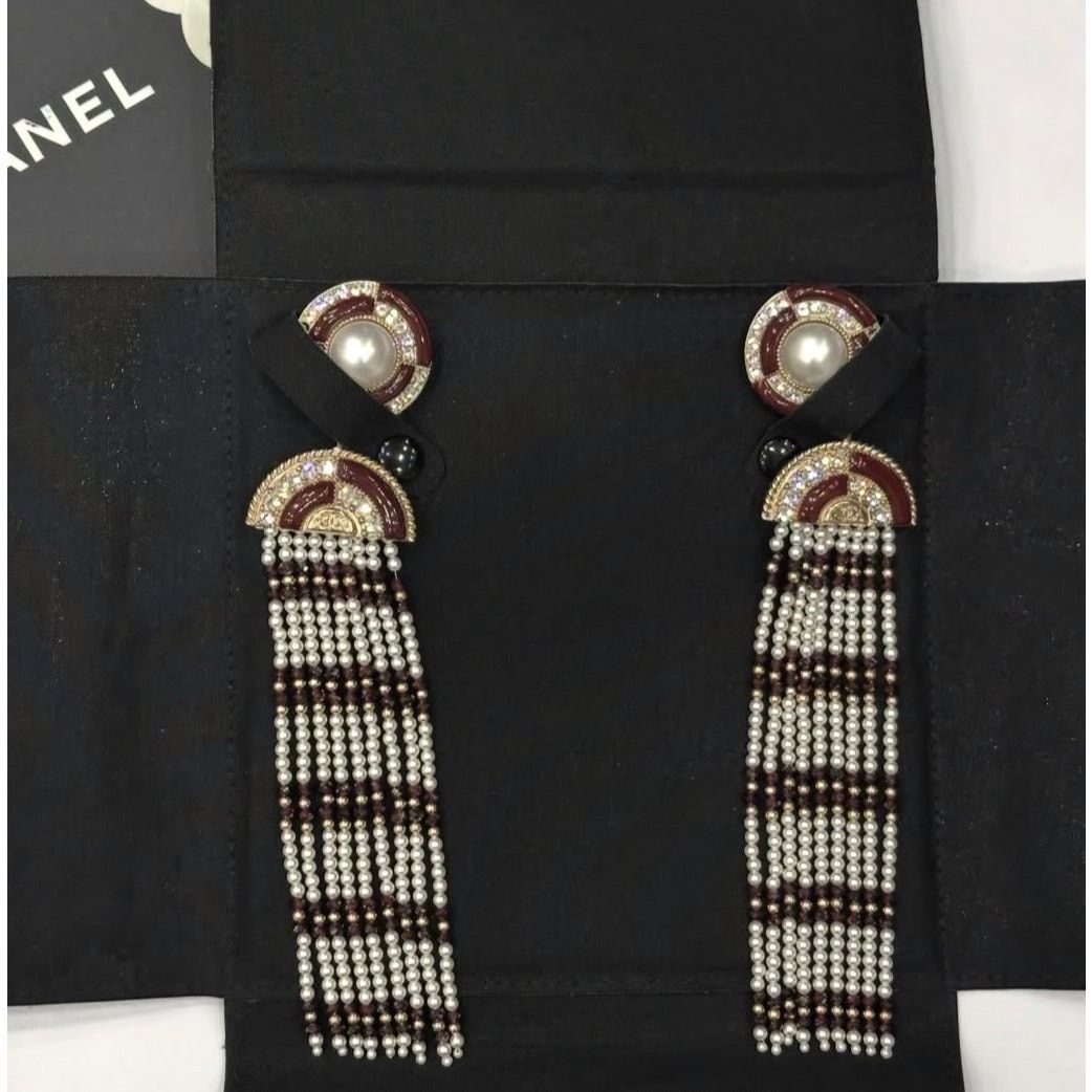 Chanel NWOT Chanel Pre-Fall 2019 Pearl Drop Earrings Size ONE SIZE - 3 Thumbnail