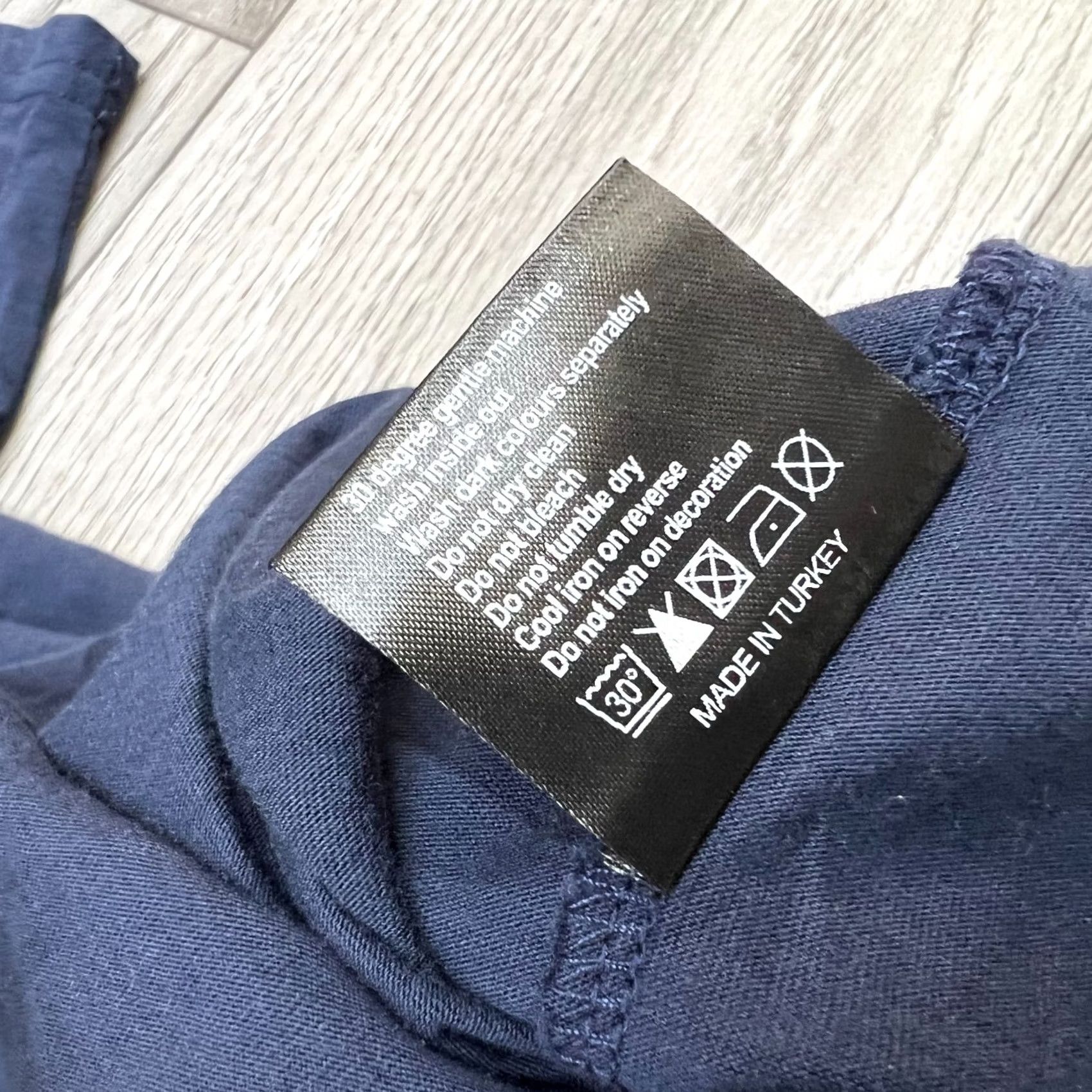 Weekend Offender Rogue Weekend Offender 2XL T-Shirt Mens Shirt Blue 24.5 Armpit 30 Length 1990s? Breaking Bad Style but keep exact words Size US XXL / EU 58 / 5 - 5 Thumbnail