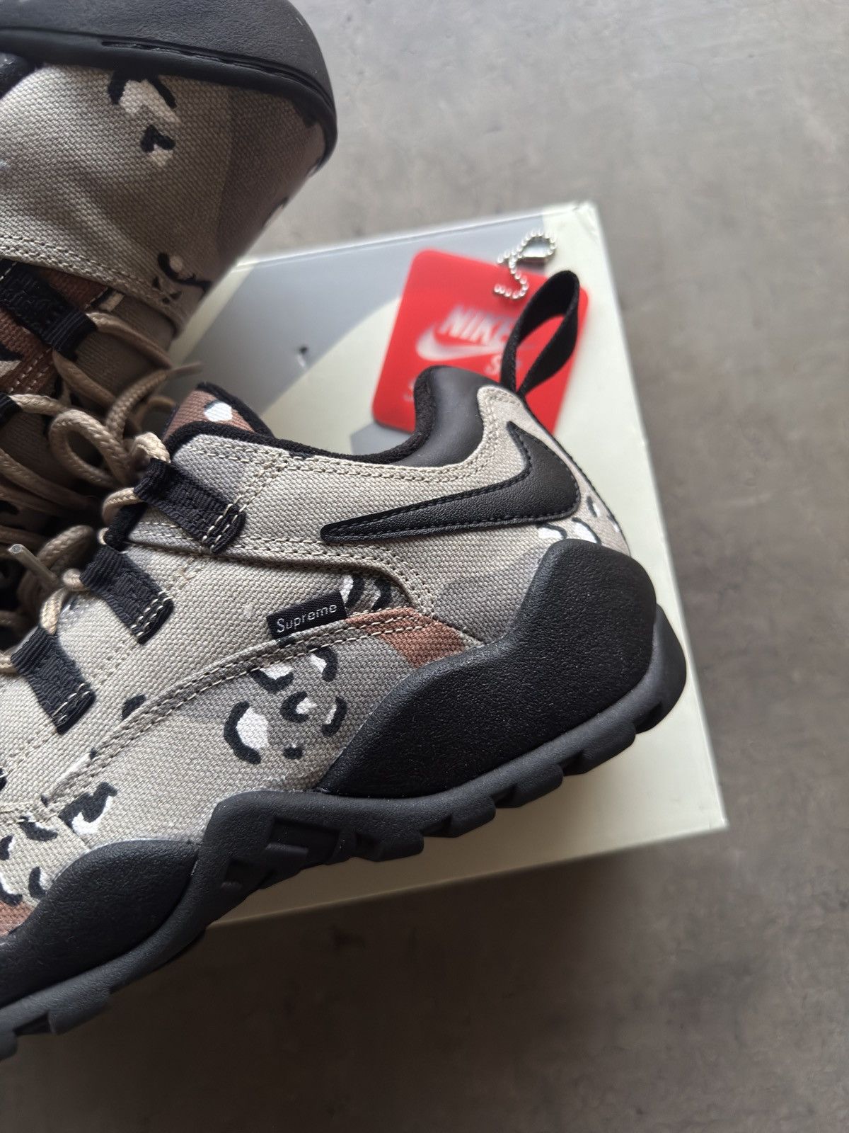 Nike × Supreme Supreme X Nike Sb Darwin Low Desert Camo Size 8.5 Size US 8.5 / EU 41-42 - 3 Thumbnail