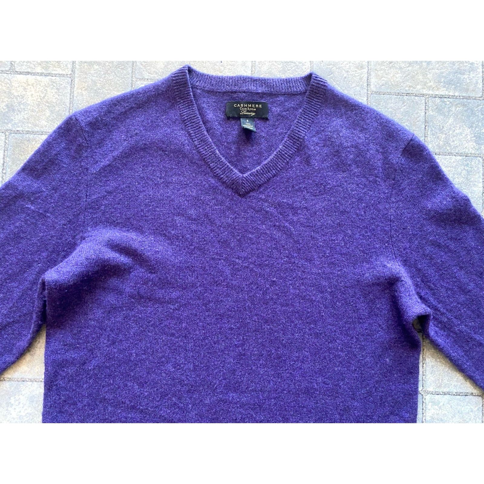 Club Room VINTAGE Club Room Luxury Shirt Womens Small 100% Cashmere Dark Purple Long Sleeve V-Neck Sweater Shirt Size S / US 4 / IT 40 - 6 Thumbnail
