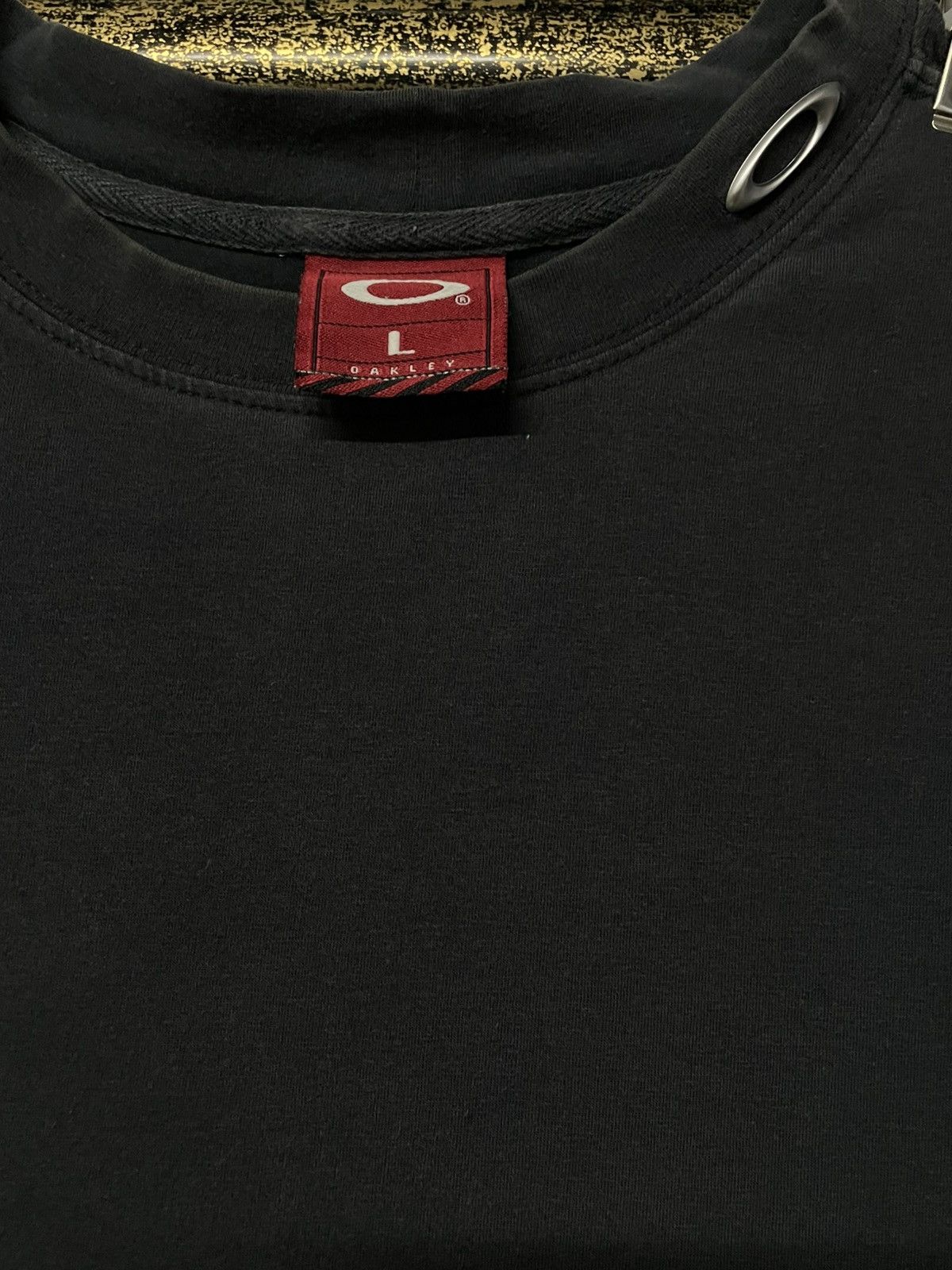 Oakley Vintage 1990s Sunfaded Designer Oakley Software Simple Tee Size US L / EU 52-54 / 3 - 9 Thumbnail