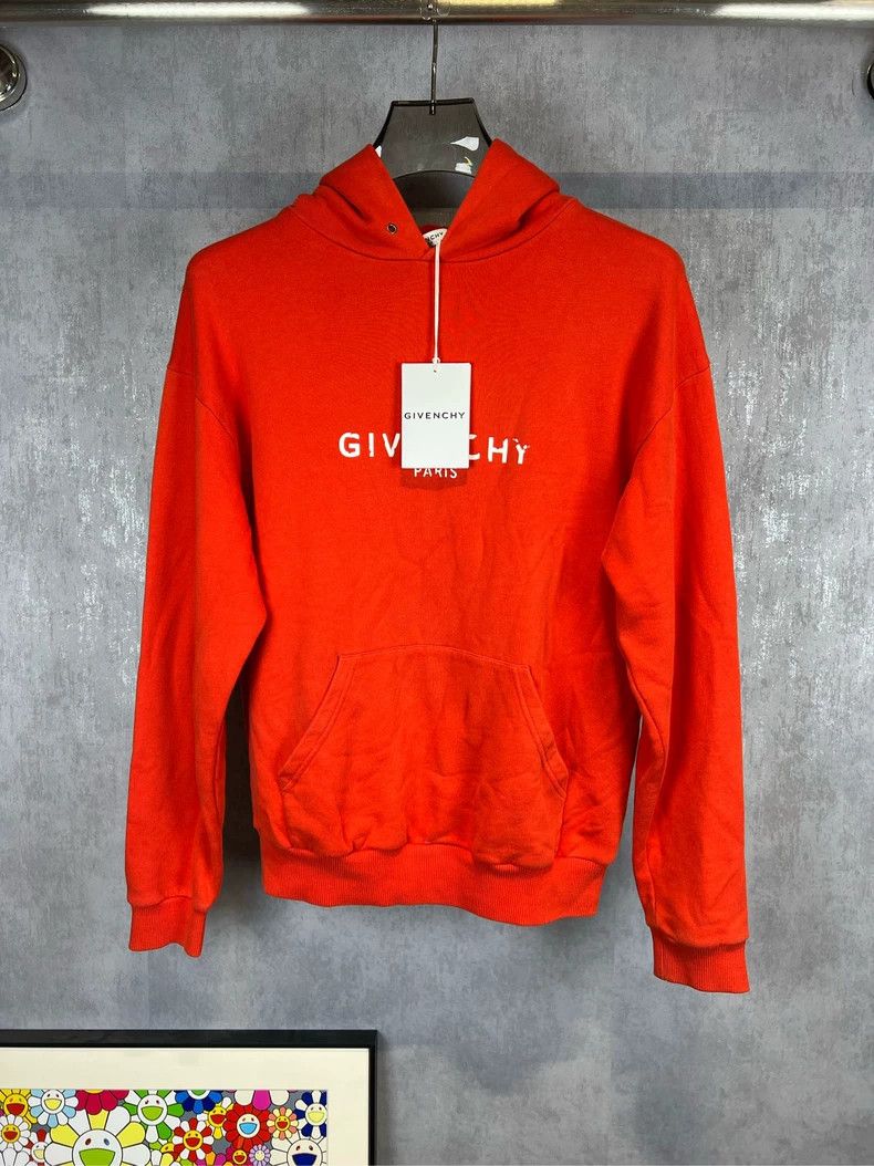 Givenchy Givenchy Distressed Letter Sweatshirt Size US S / EU 44-46 / 1 - 1 Thumbnail