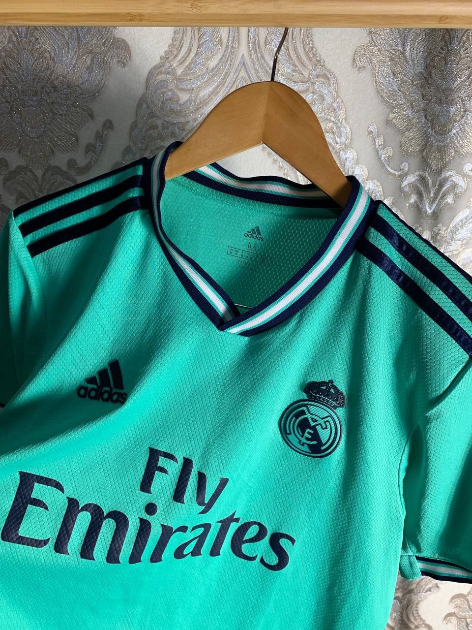 Adidas VINTAGE ADIDAS FC REAL MADRID SPAIN SOCCER JERSEY RETRO Y2K Size US M / EU 48-50 / 2 - 4 Thumbnail