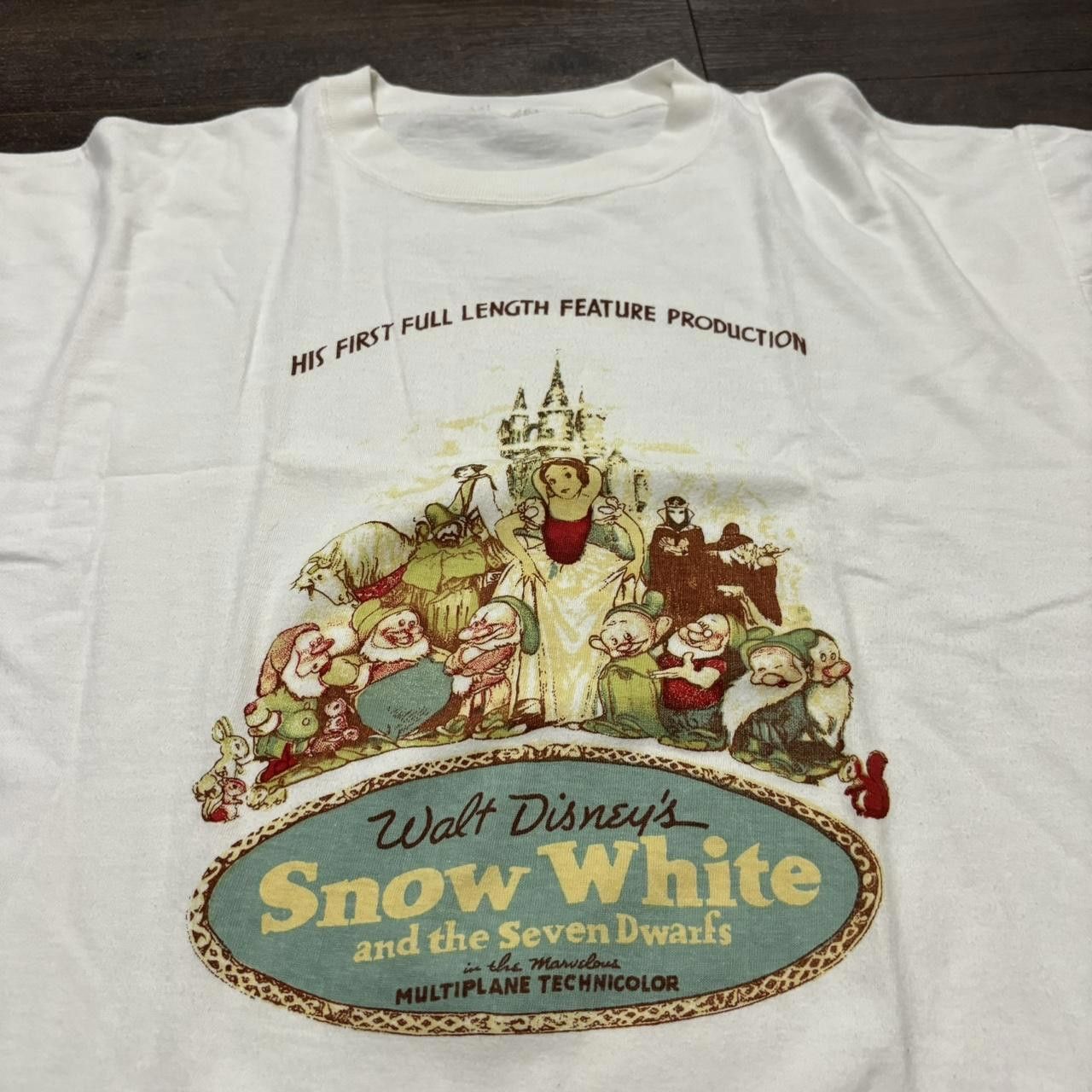 Designer vintage Snow White and the seven dwarves t shirt 00s L Size US L / EU 52-54 / 3 - 1 Thumbnail