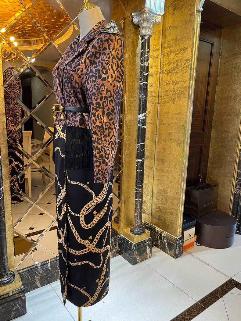 Versace Versace Three-dimensional rhinestone pagoda shoulder shrug Size M / US 6-8 / IT 42-44 - 4 Thumbnail