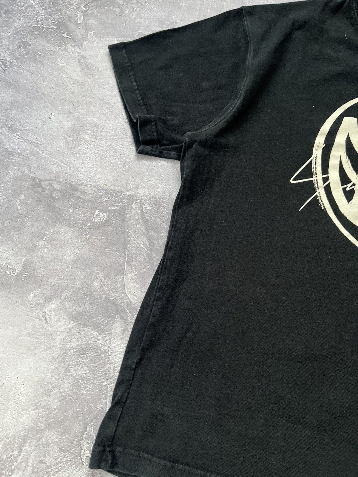 New Era × Yohji Yamamoto Rare New Era X Yohji Yamamoto Black T-Shirt Tee Size L / 4 Size US L / EU 52-54 / 3 - 2 Thumbnail