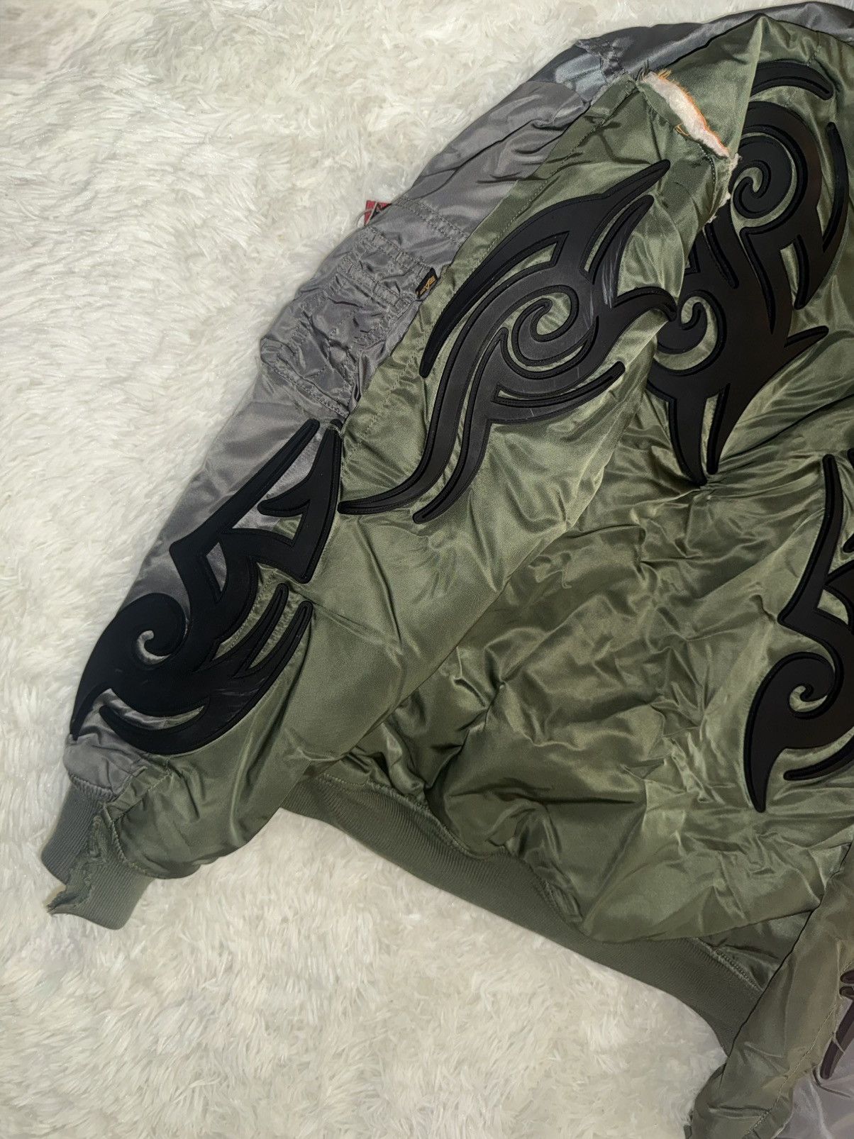 Alpha Industries × Vetements Vetements x Alpha Industries AW19 Tribal Bomber Size US XS / EU 42 / 0 - 5 Thumbnail