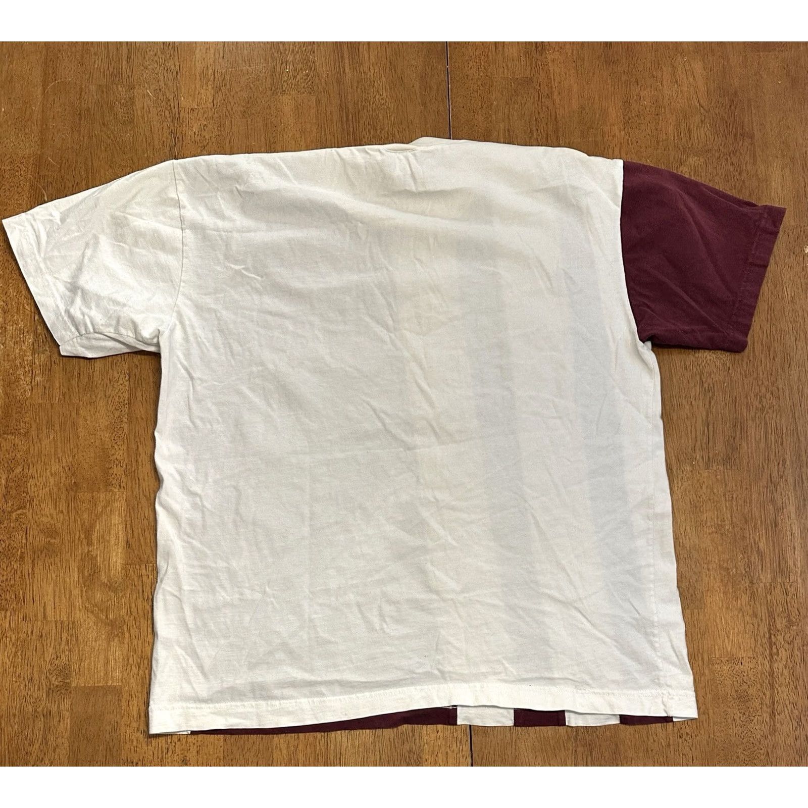 Vintage VINTAGE Philippines T Shirt Medium Red Striped Ocean 90s Mens Size US M / EU 48-50 / 2 - 3 Thumbnail