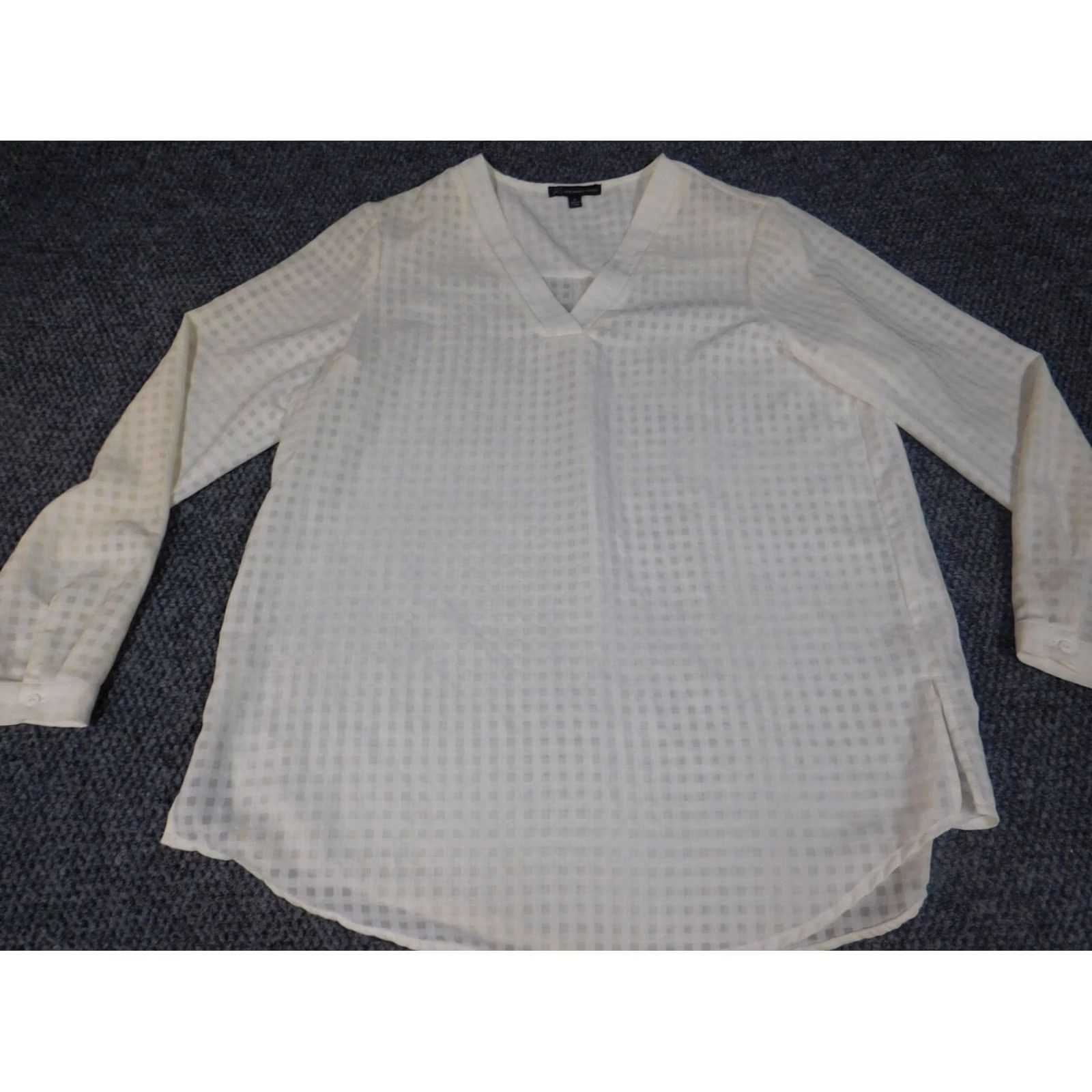 Adrianna Papell Adrianna Papell Womens Blouse M Beige Crew Neck Pullover Polyester Rayon Button Cap Sleeve Casual Classic Stretch Regular Women Blouse Size M / US 6-8 / IT 42-44 - 3 Thumbnail