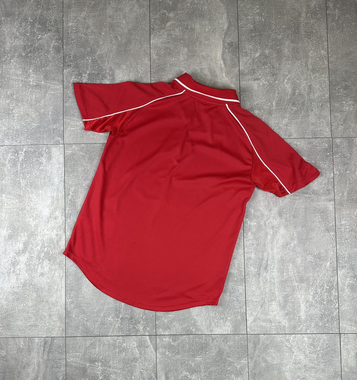 Other Liverpool Fc Merchandise Home Soccer Jersey 2000/01 Size US M / EU 48-50 / 2 - 10 Thumbnail