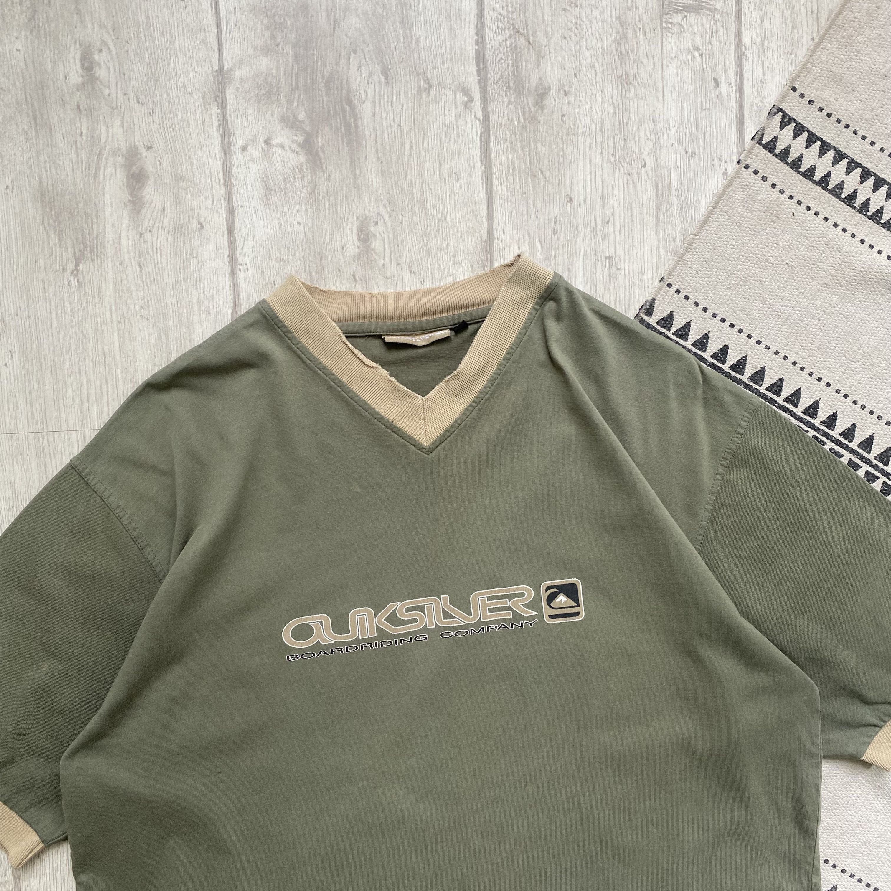 Quiksilver 🏄🏼‍♂️ Thrashed Vintage 90s Quiksilver tee V-neck Surfer Size US XL / EU 56 / 4 - 2 Thumbnail