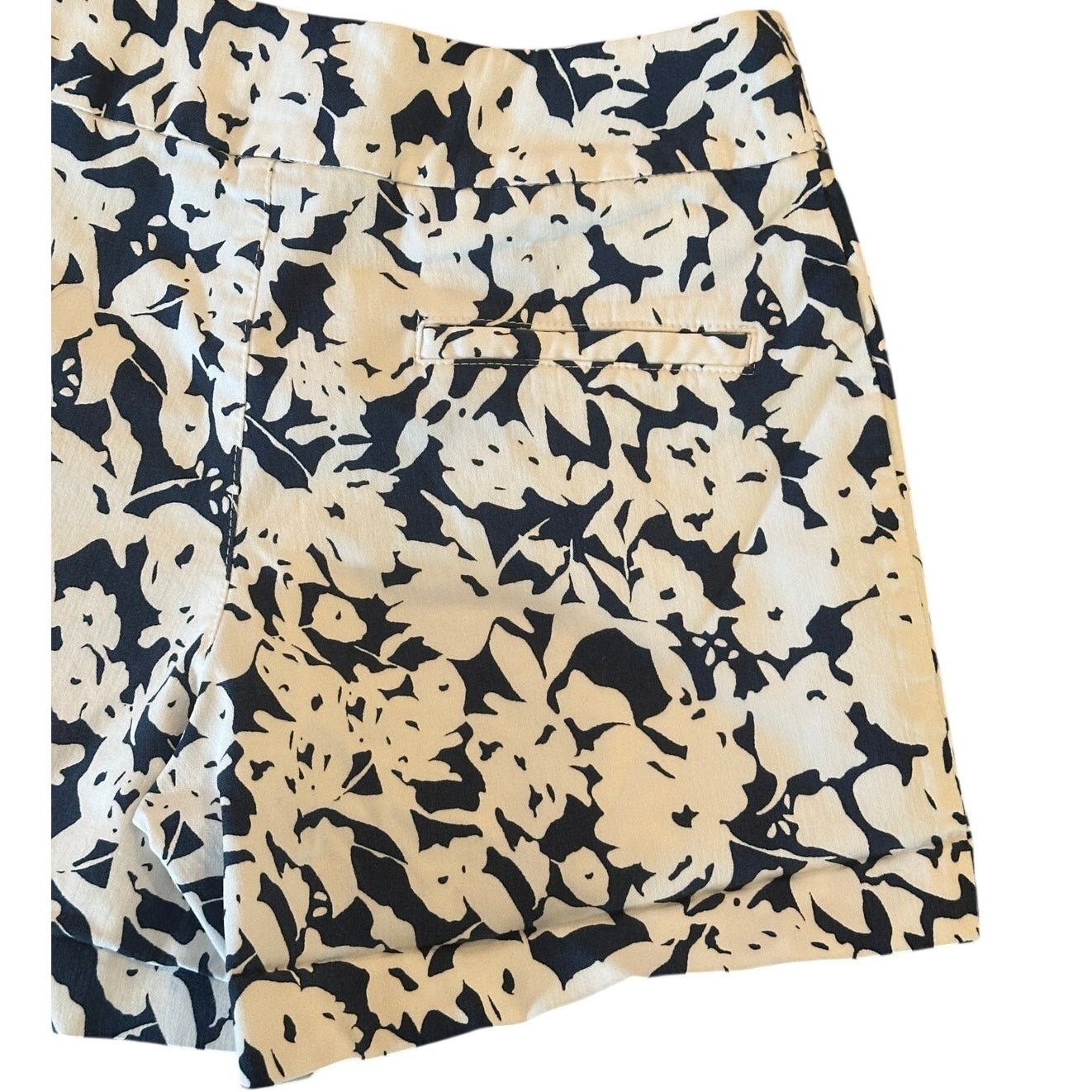 Other Margaret M Women's Navy White Floral Pull On Shorts Sz S Size 28" / US 6 / IT 42 - 6 Thumbnail