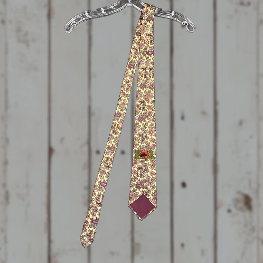 Vintage **Vintage Boston Traders Tie Maroon Beige Paisley** User: Vintage Boston Traders Tie Maroon Beige Paisley Size ONE SIZE - 1 Thumbnail
