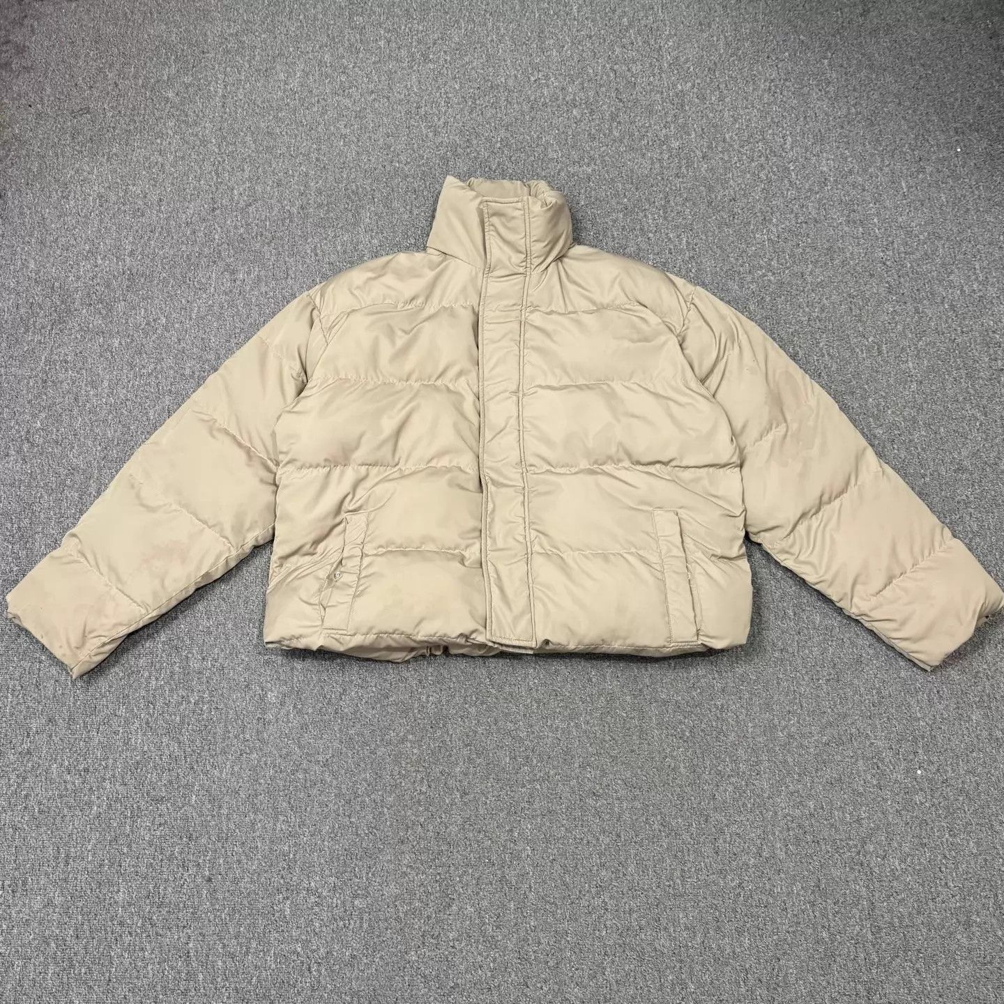 Balenciaga Balenciaga BB khaki ski down jacket 44 99new minor stain Size US S / EU 44-46 / 1 - 1 Thumbnail