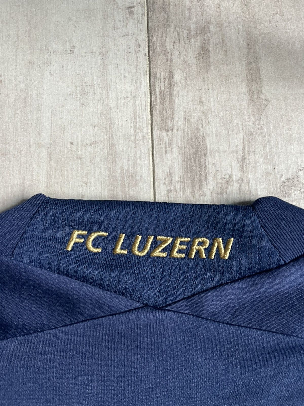 Adidas Adidas FC Luzern 2011/2012 Home Football Shirt Jersey RARE Size US L / EU 52-54 / 3 - 8 Thumbnail