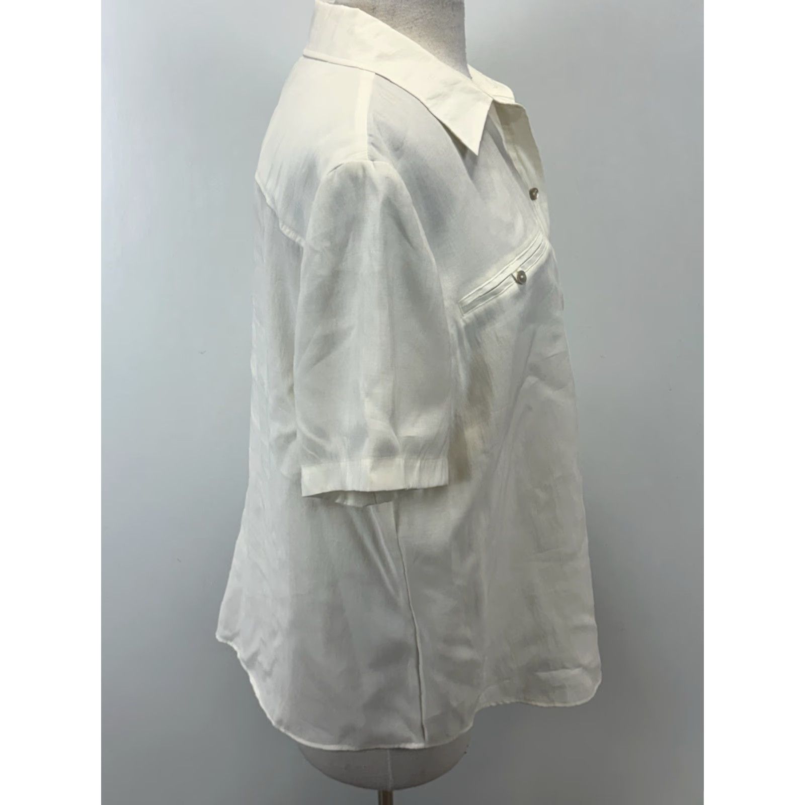 Vintage Chicos Button-Up Top Shirt XL Womens Ivory Short Sleeve Modal Blend Button-Up Shirt Sz 3 US X-Large Chicos Womens Shirts 3XL? Size XL / US 12-14 / IT 48-50 - 4 Thumbnail