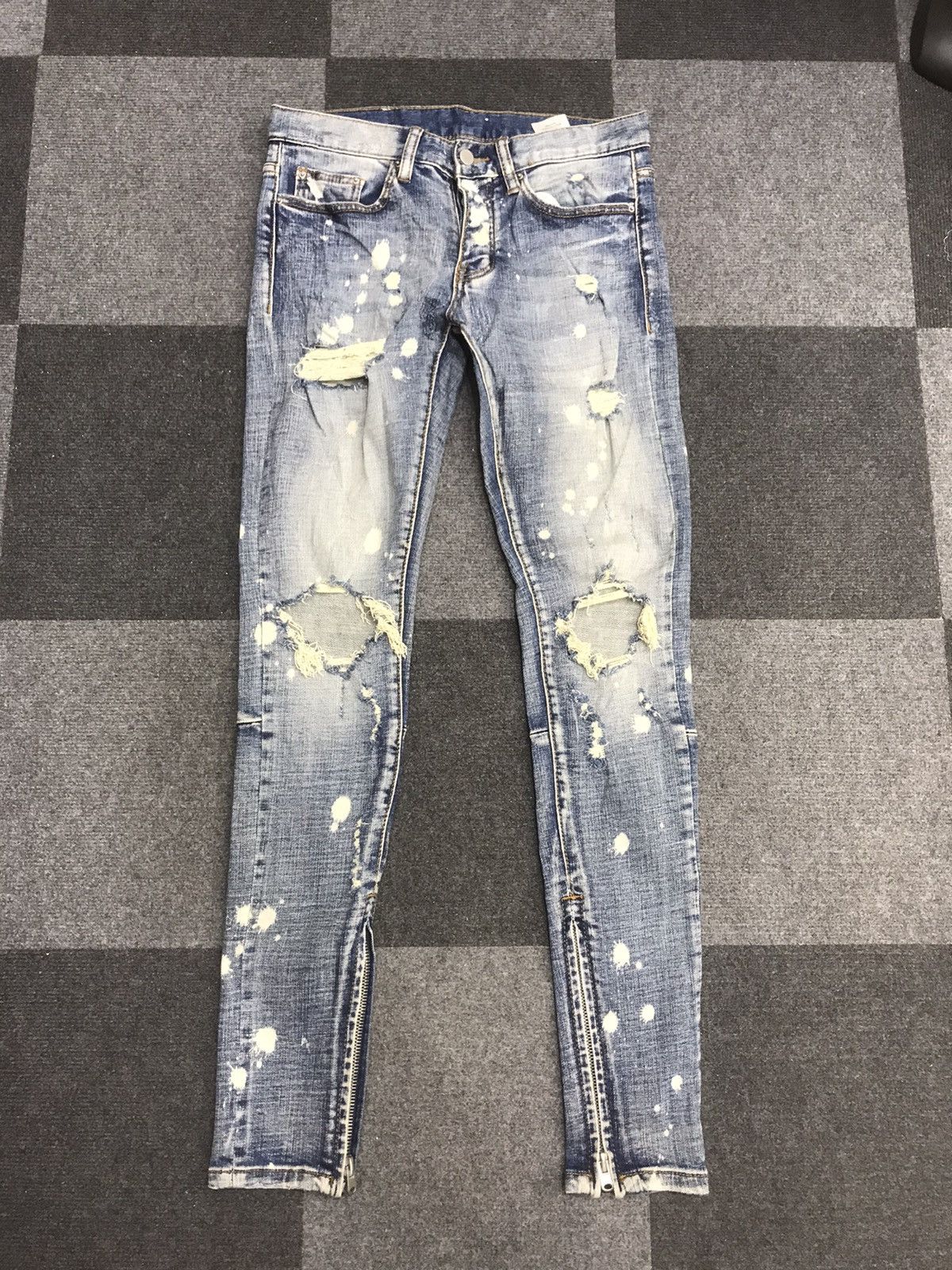 mnml Heavy Distressed Skinny Stretchable Jeans