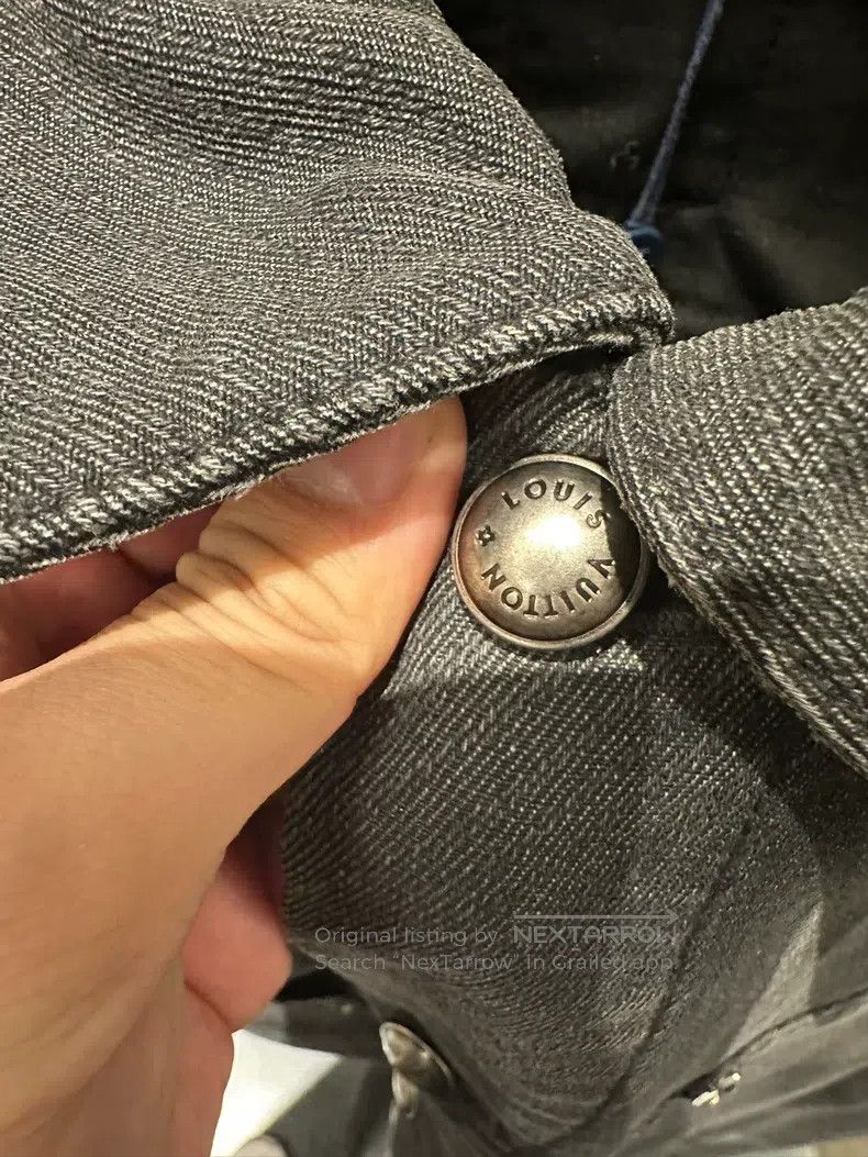 Louis Vuitton Louis Vuitton Dark logo denim jacket Size US S / EU 44-46 / 1 - 3 Thumbnail