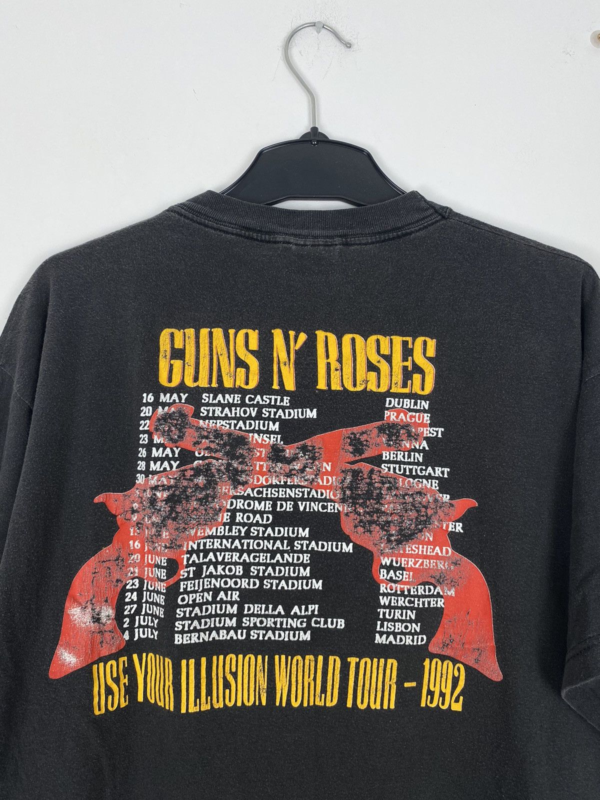 Band Tees × Guns N' Roses × Vintage 1992 Guns N Roses Use Your Illusion World Tour Vintage tee Size US L / EU 52-54 / 3 - 4 Thumbnail