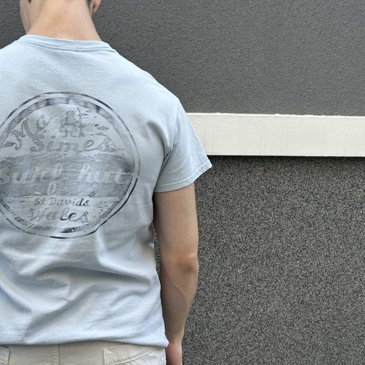 Vintage Vintage Ma Simes T-shirts Surf Hut Big Logo Y2K 00s Size US M / EU 48-50 / 2 - 5 Thumbnail