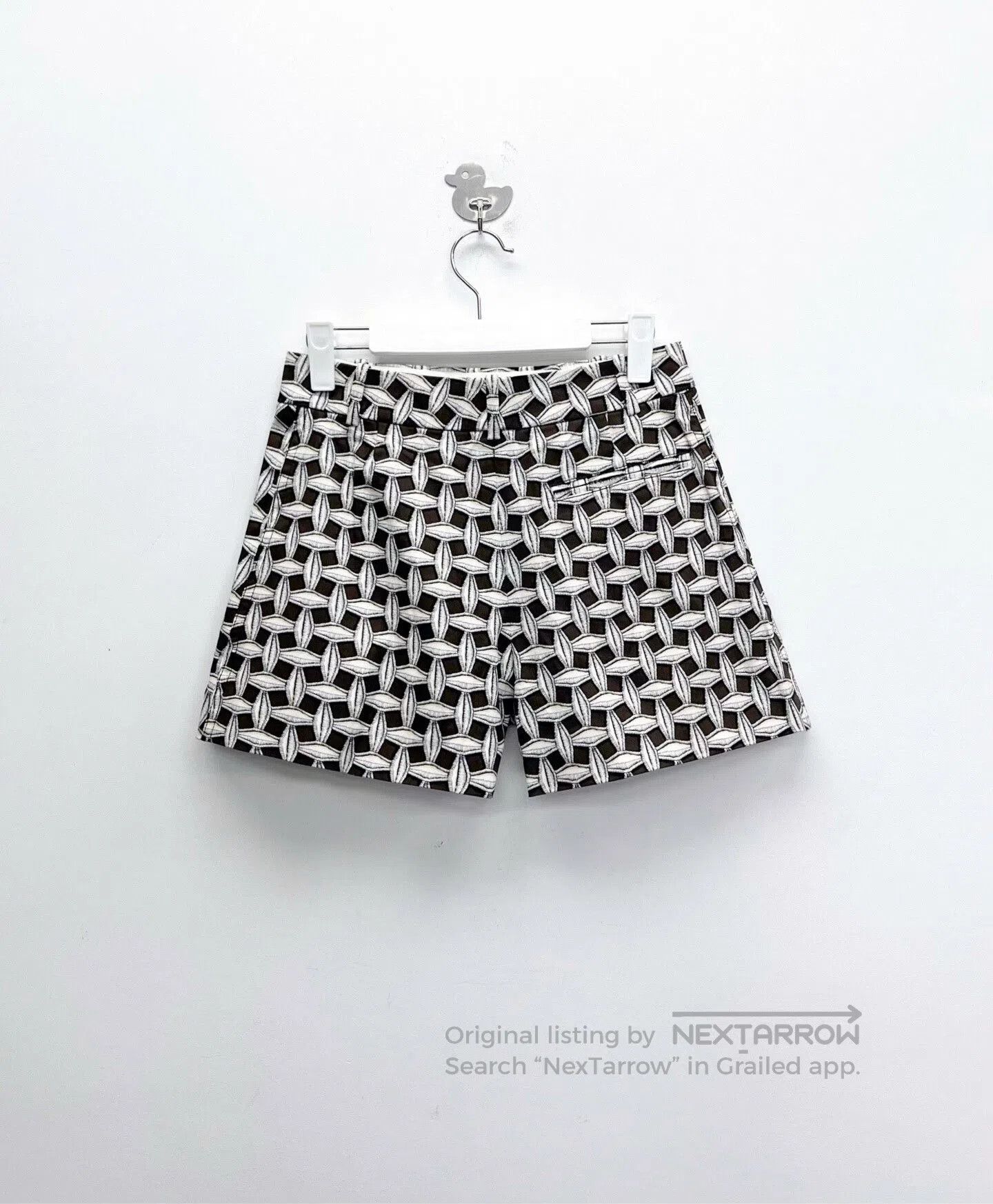 Louis Vuitton louis vuitton embroidered logo shorts. Size 35" - 2 Thumbnail
