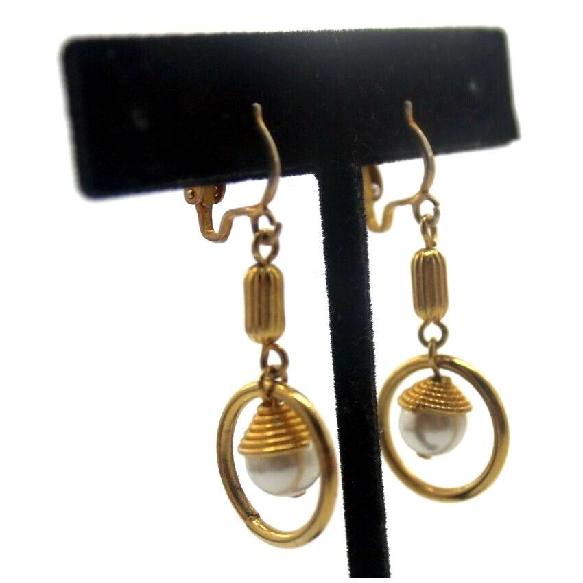 Other Vintage Gold Tone Dangle Circle Faux Pearl Earrings •Clip-On Size ONE SIZE - 2 Thumbnail