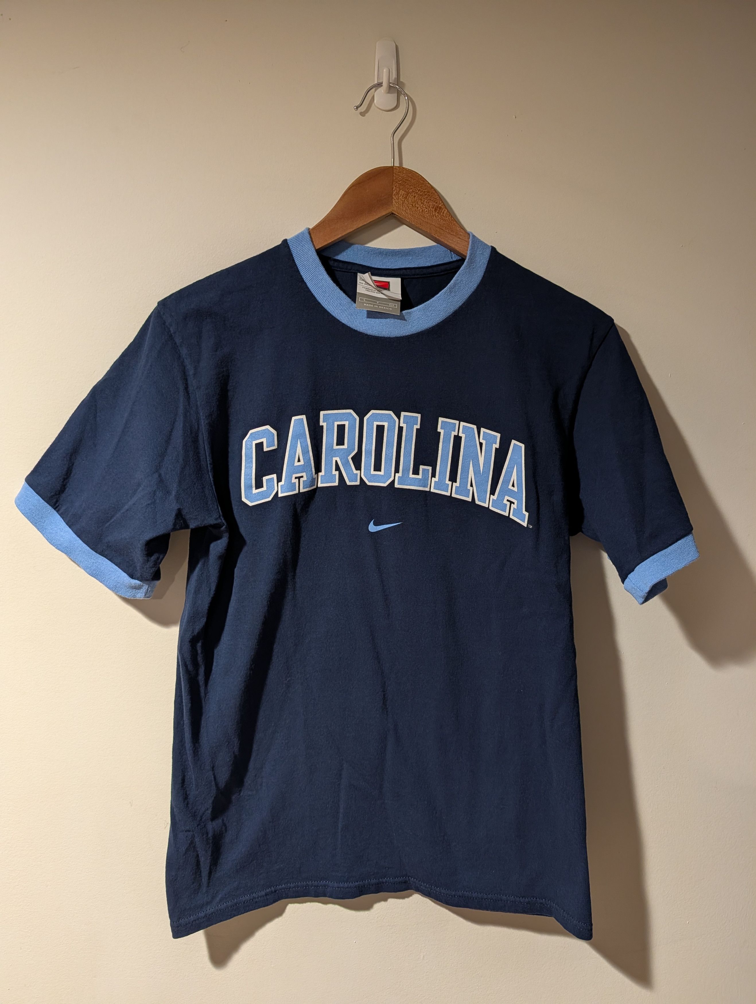 Vintage Y2K University of North Carolina Nike Center T-shirt