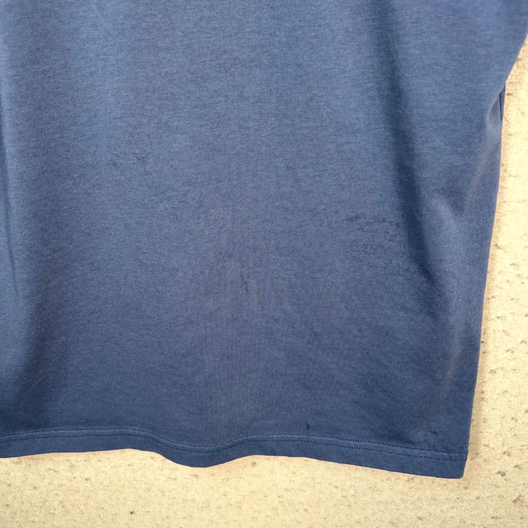 Uniqlo VINTAGE Uniqlo Womens T-Shirt Blue Crewneck Short Sleeve Size S Adult Womens Small Shirt Womens Blue Crew Neck Short Sleeve Size S / US 4 / IT 40 - 6 Thumbnail