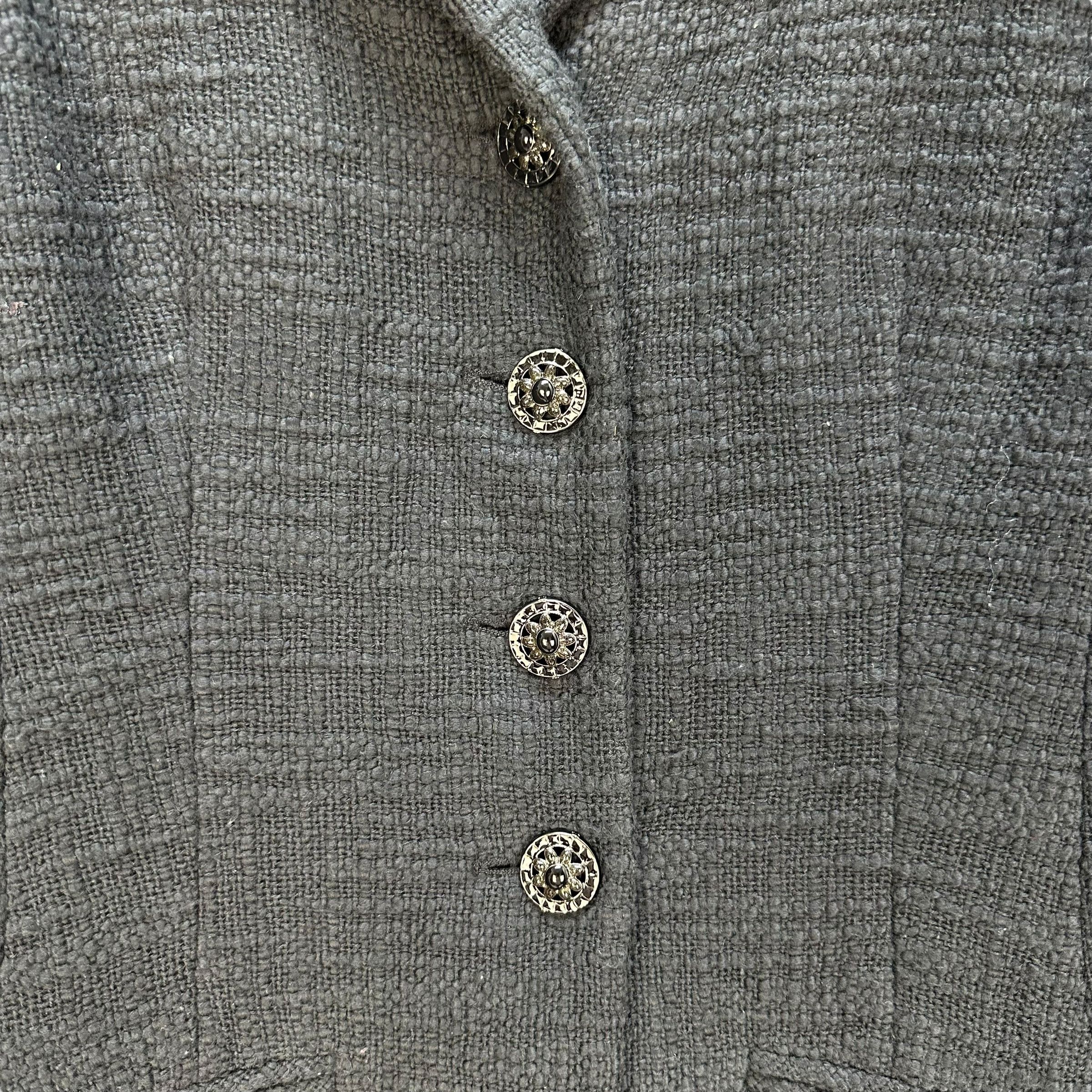 Chanel CHANEL Gray Tweed Jacket #A18-0426 Size S / US 4 / IT 40 - 6 Thumbnail