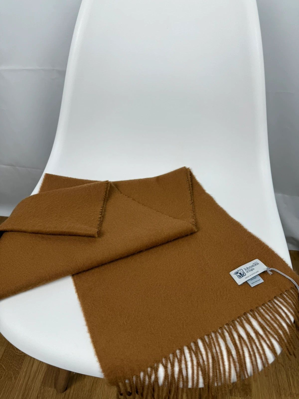 Johnstons Of Elgin Johnstons Of Elgin 100% Vicuna Scarf Made In Scotland Size ONE SIZE - 1 Thumbnail