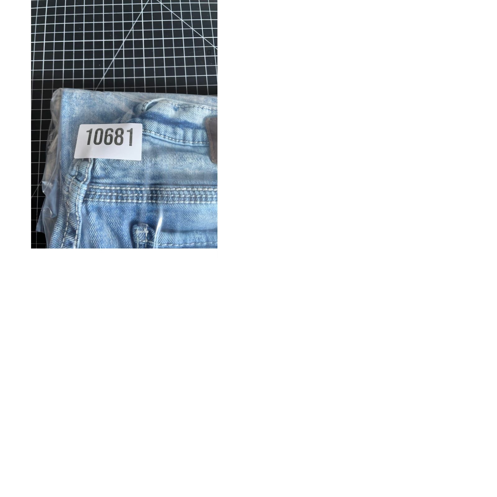 Vintage VINTAGE Buckle BKE Jake Straight Jeans Mens 34 x 36 Light Wash Blue Denim 5-Pocket Zip Fly Regular Rise Mid 10-12in Vintage Men Jeans Mens Boys? Size US 33 - 10 Thumbnail