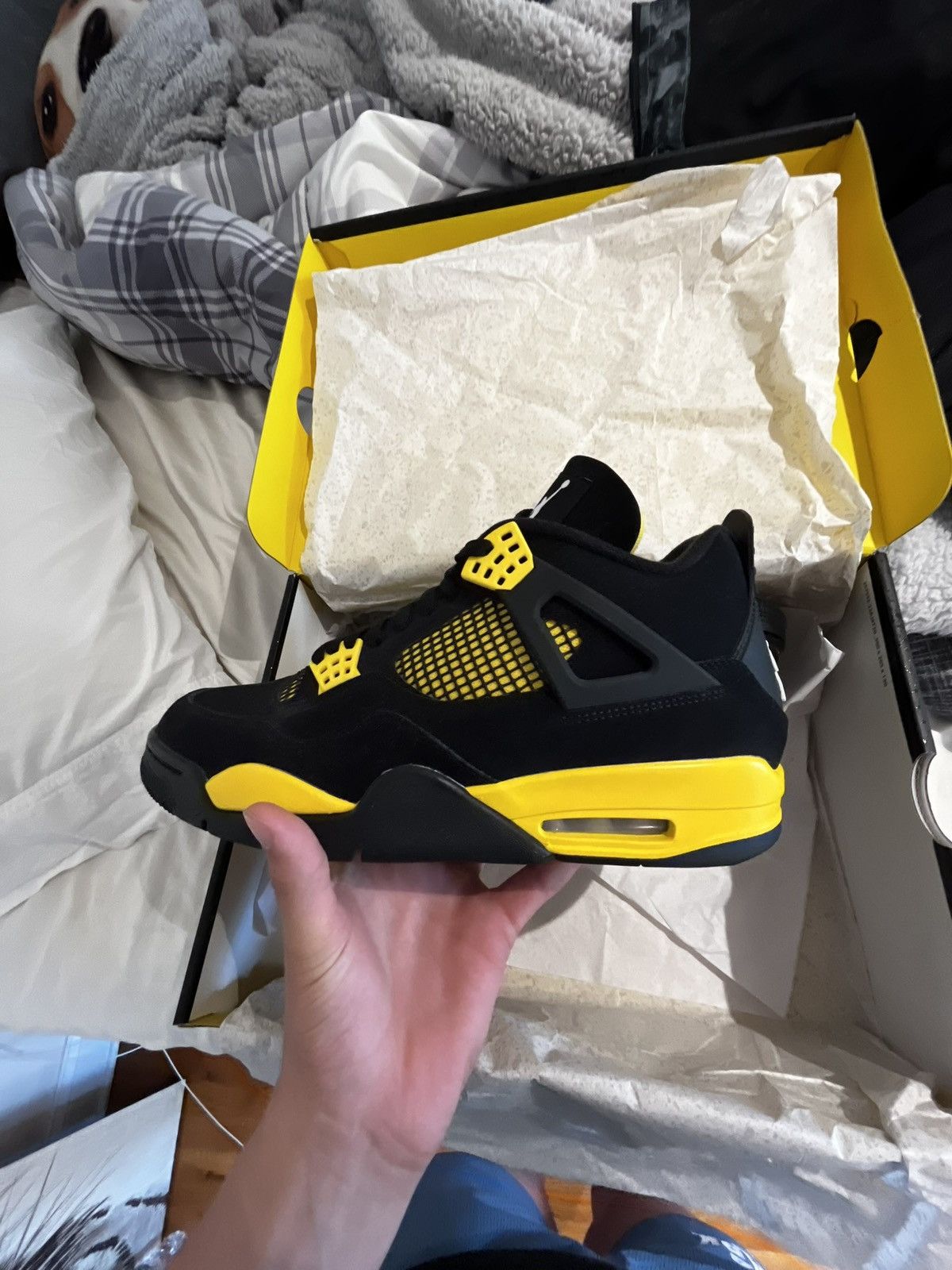 Jordan Brand Jordan 4 thunder Size US 12.5 / EU 45-46 - 14 Thumbnail