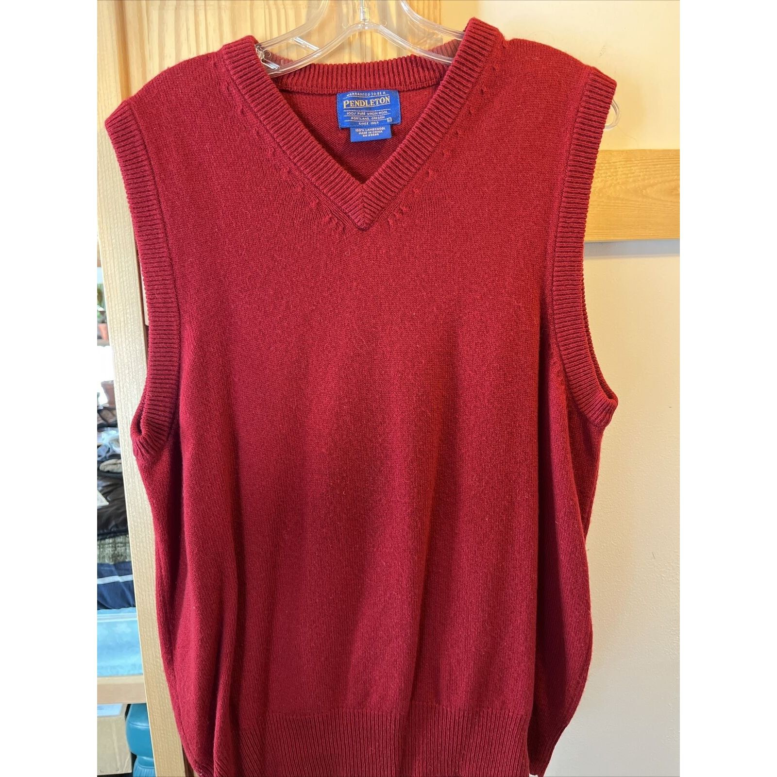 Pendleton Pendleton Vintage Men’s L Red Wool V Neck Sleeveless Sweater Size US L / EU 52-54 / 3 - 2 Thumbnail
