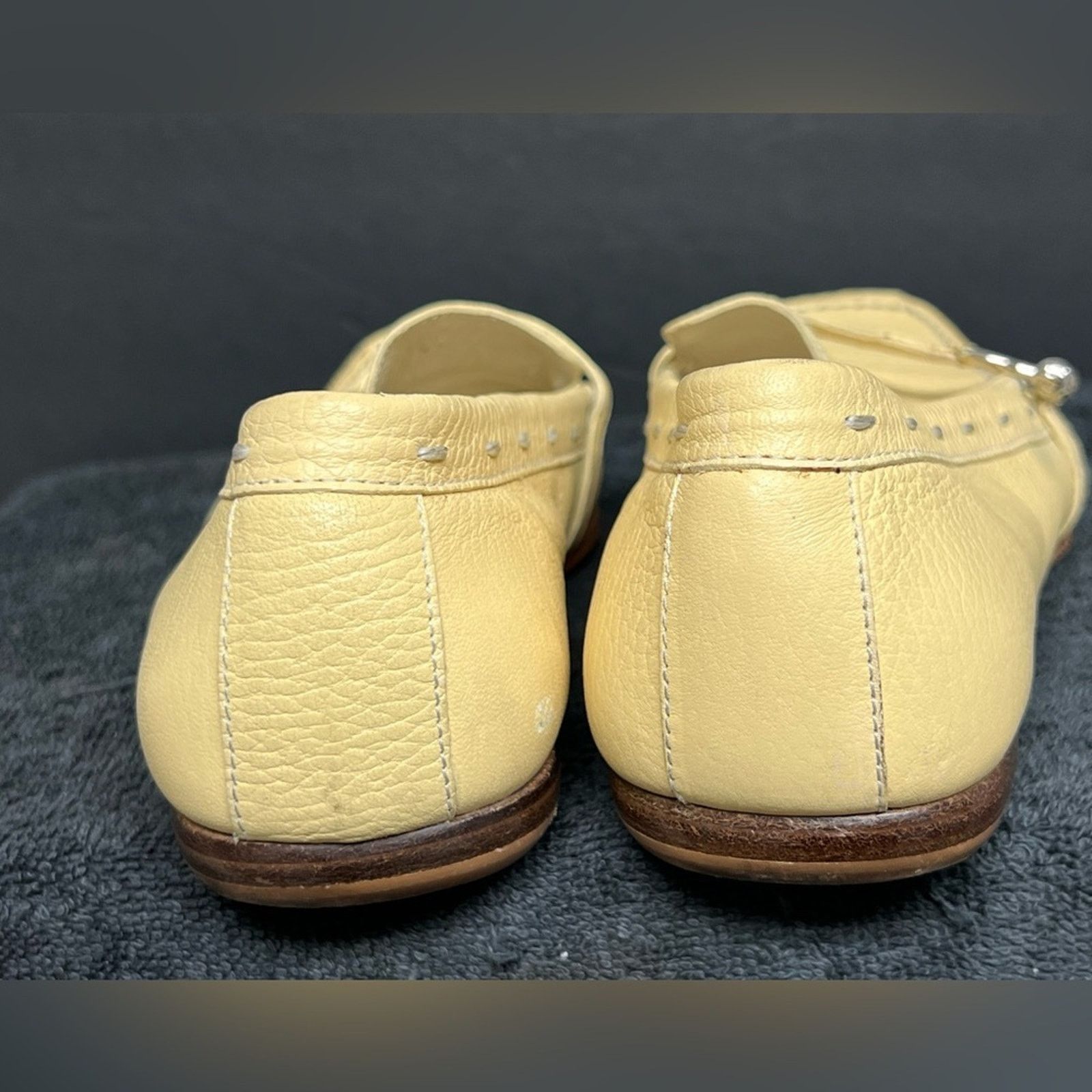 Burberry Burberry Yellow Pebbled Leather Loafers Horsebit EU 39 8.5 Size US 8.5 / IT 38.5 - 4 Thumbnail
