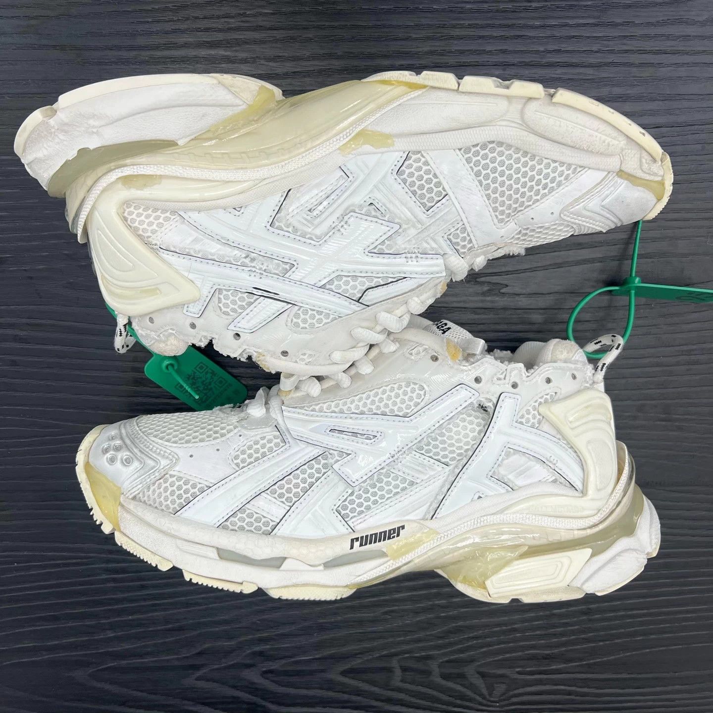 Balenciaga Balenciaga Runner Distressed White 42 OG Size US 9 / EU 42 - 2 Thumbnail
