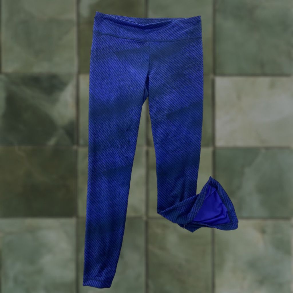 Under Armour Under Armour Womens M Yoga Pants Multicolor Blue Purple Activewear Pants M Womens Blue Multicolor Yoga 90s/2000s Compression Activewear Mens Women? Size 32" / US 10 / IT 46 - 1 Thumbnail