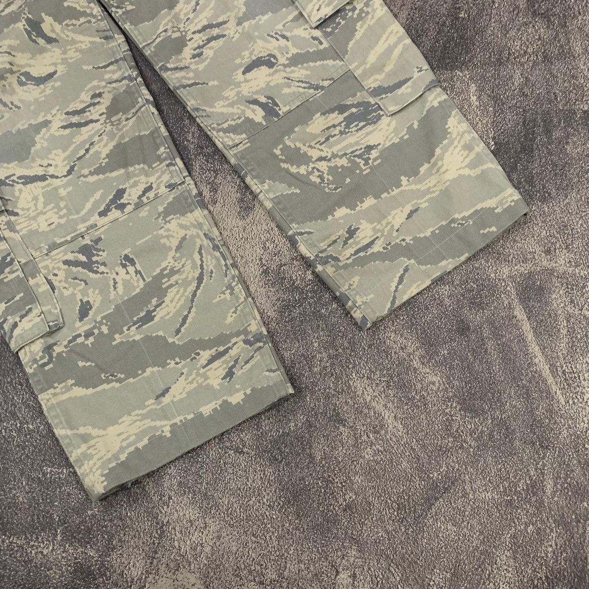Vintage Trousers Mans Military Cargo Pants Size US 32 / EU 48 - 5 Thumbnail