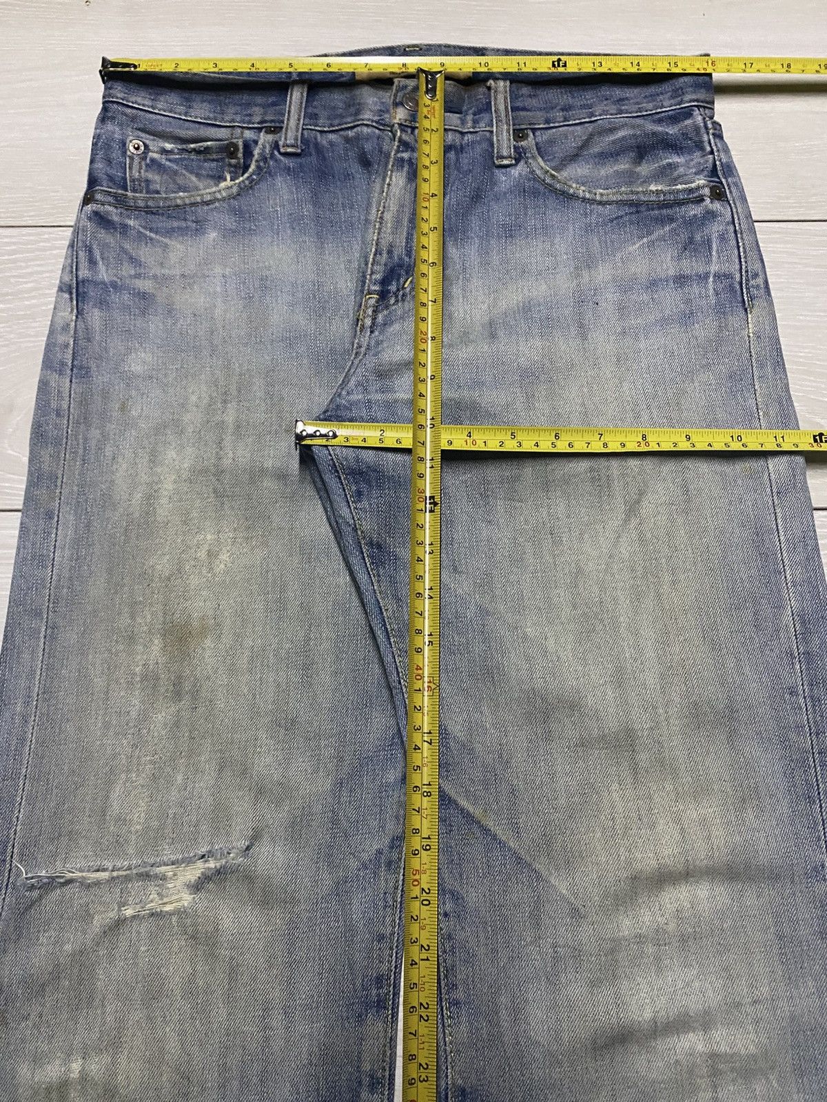 Japanese Brand Vintage Japanese Uniqlo Faded Wash Distressed Loose Jeans Size US 32 / EU 48 - 14 Thumbnail