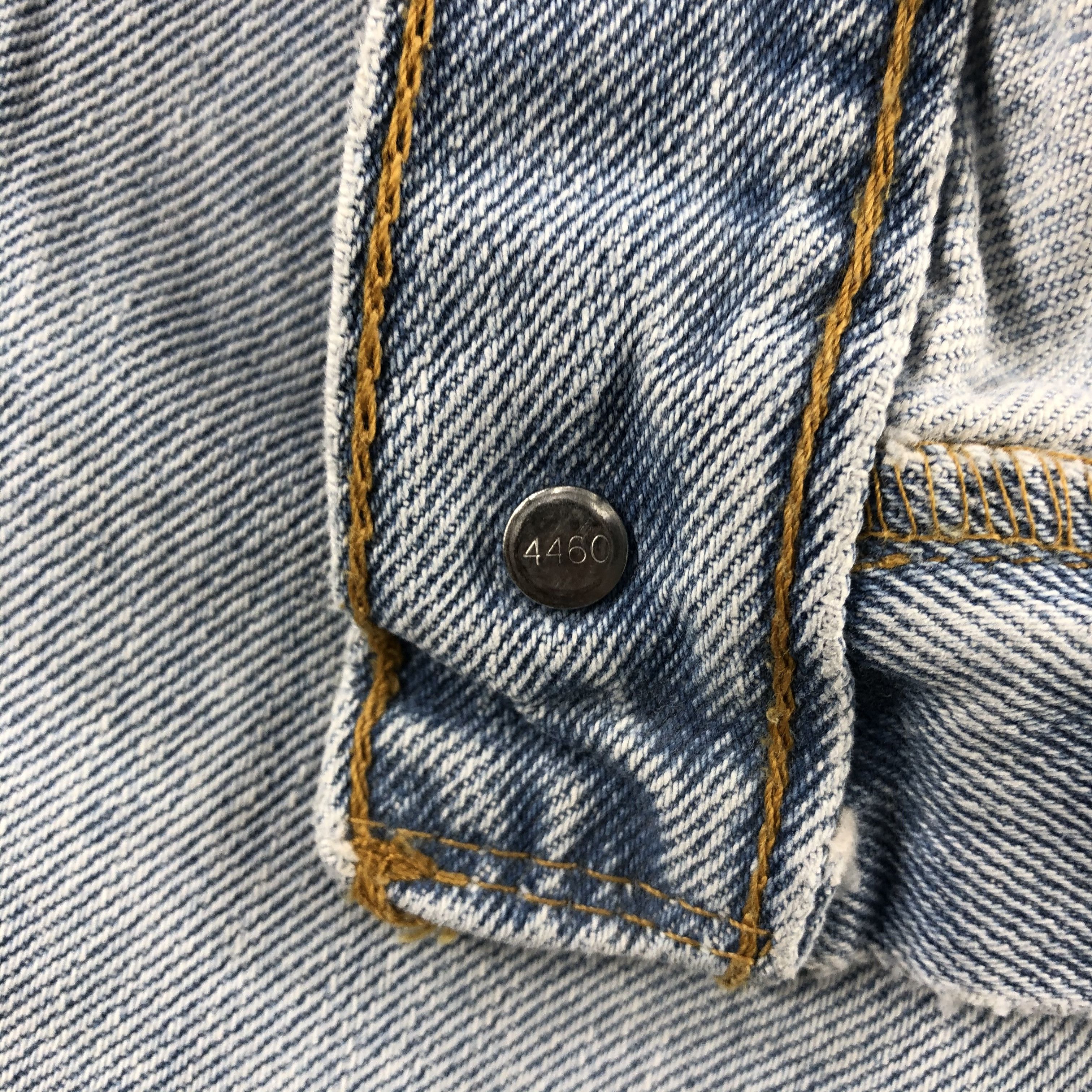 Vintage Light Wash Levis Jeans-JM2526